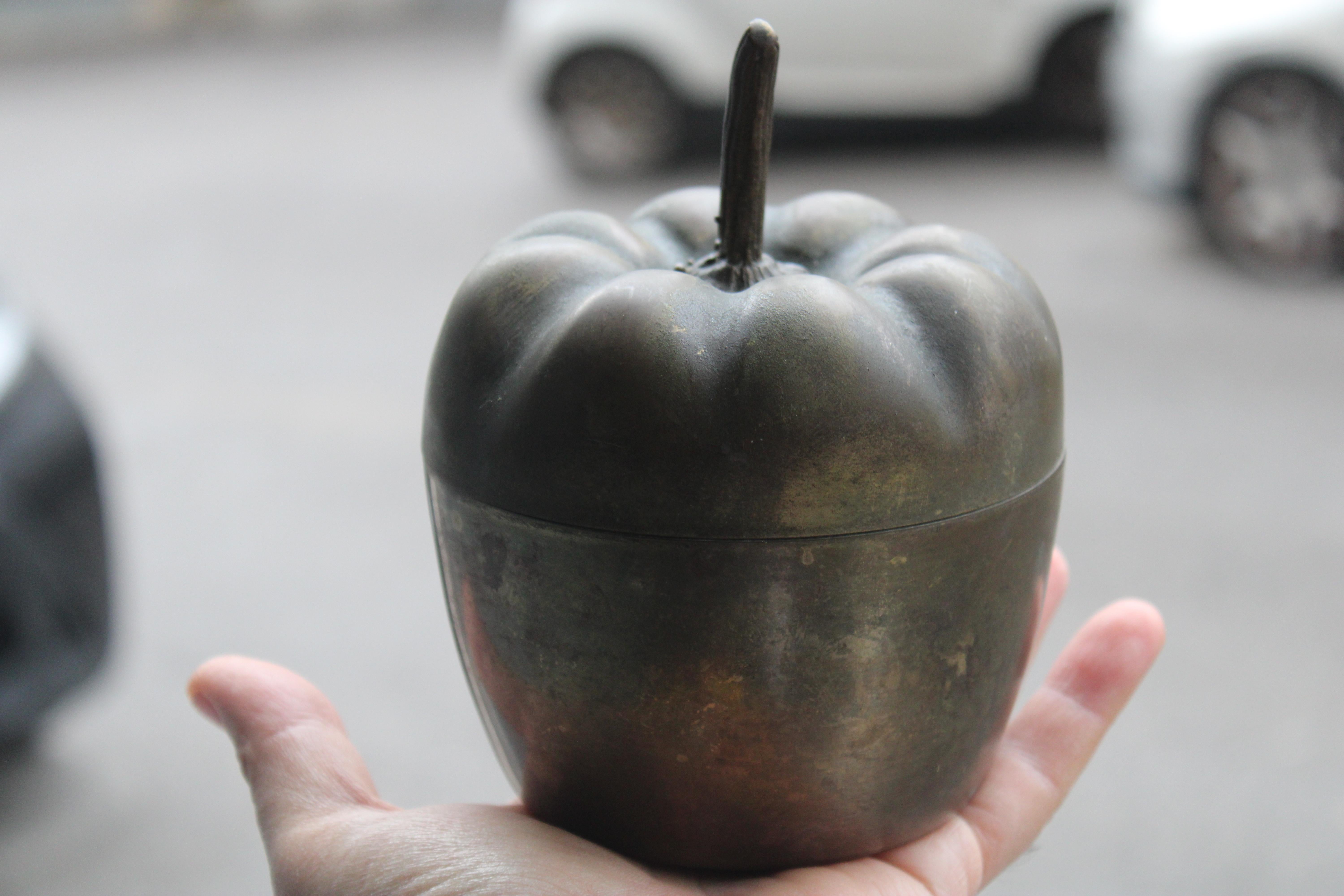 Milieu du XXe siècle scatola in metallo Zucca Italia Design du milieu du siècle dernier en vente