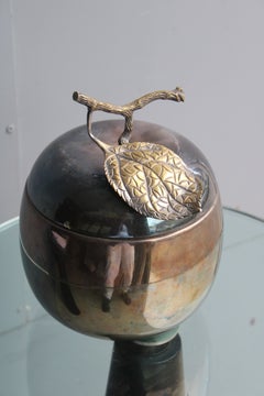 Scatola porta ghiaccio forma di Mela in Metallo Silver Plate Italia 1960 Teghini