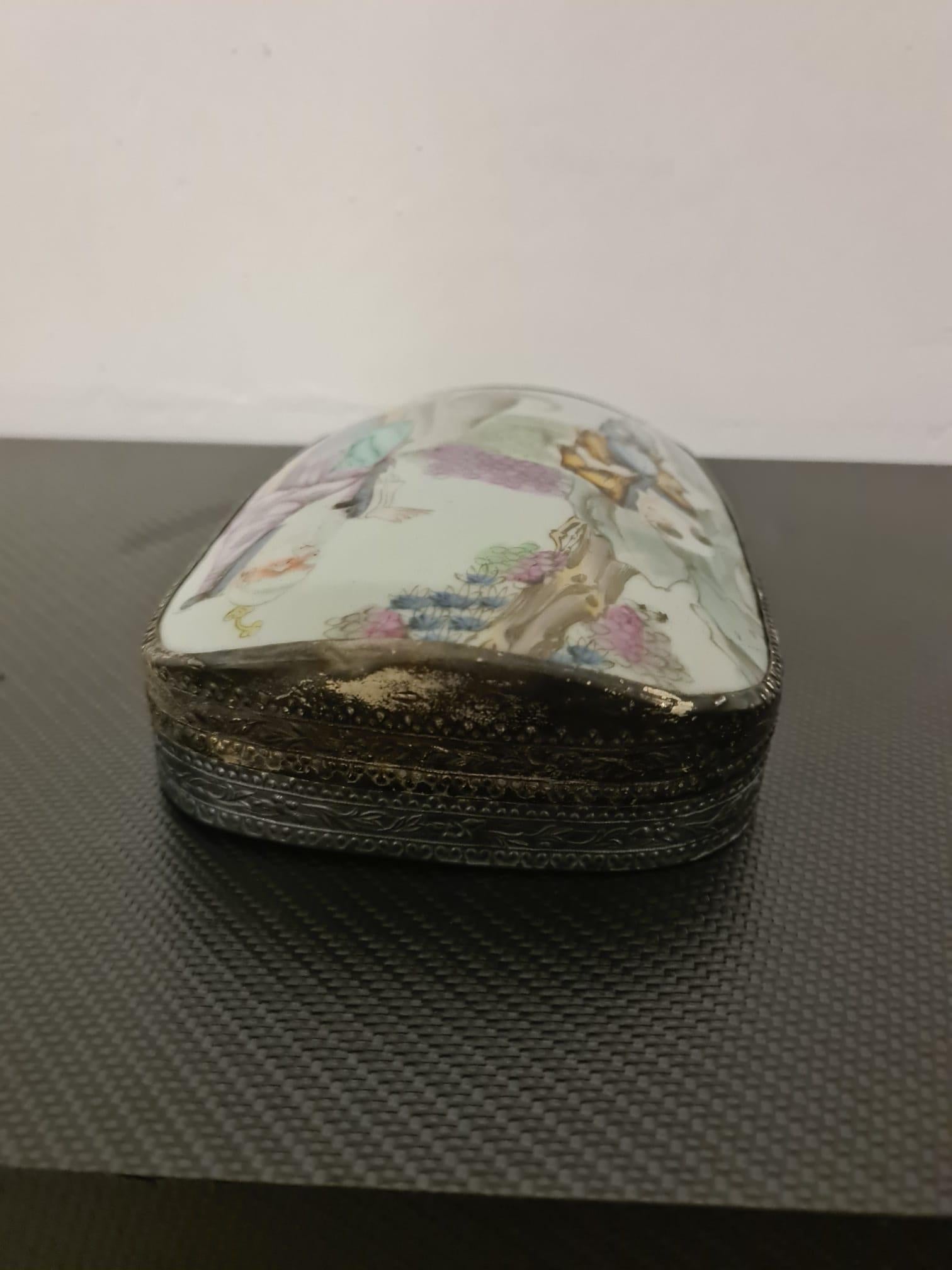 Chinese jewelry box For Sale 5