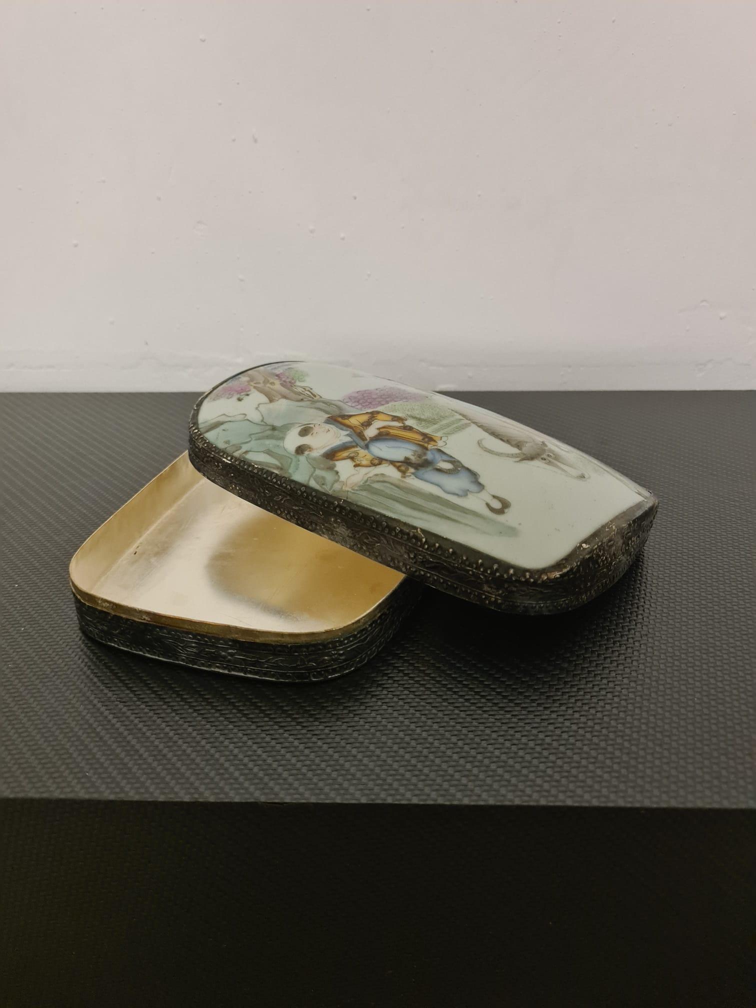 Chinese jewelry box For Sale 9