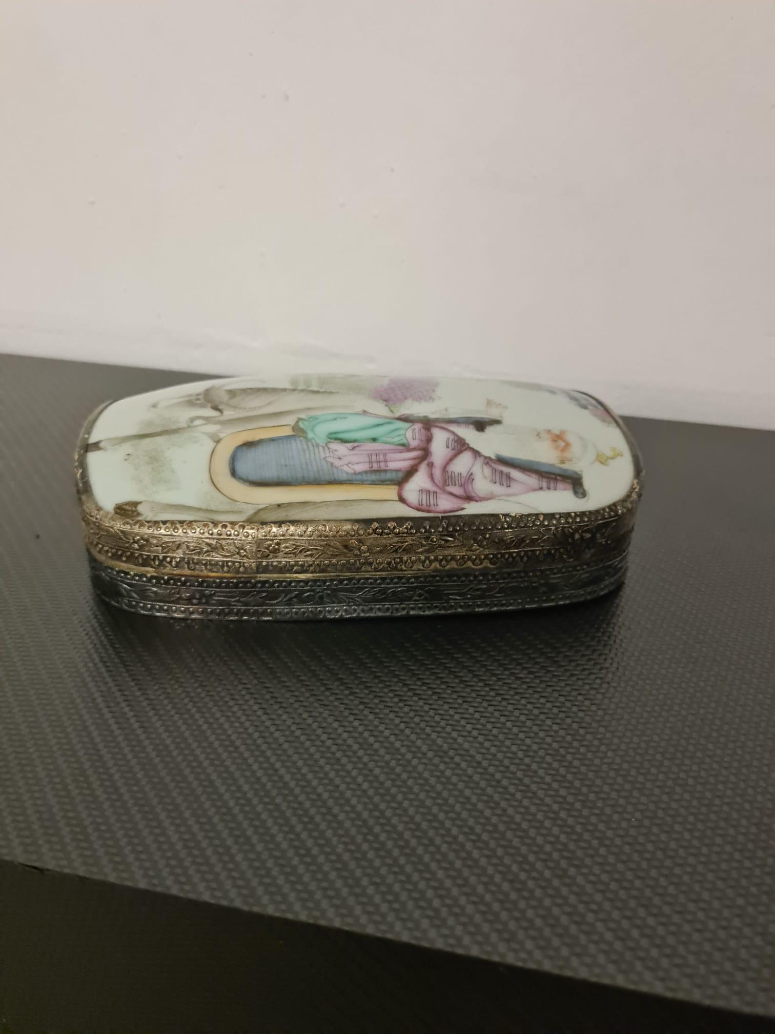 Chinese jewelry box For Sale 4