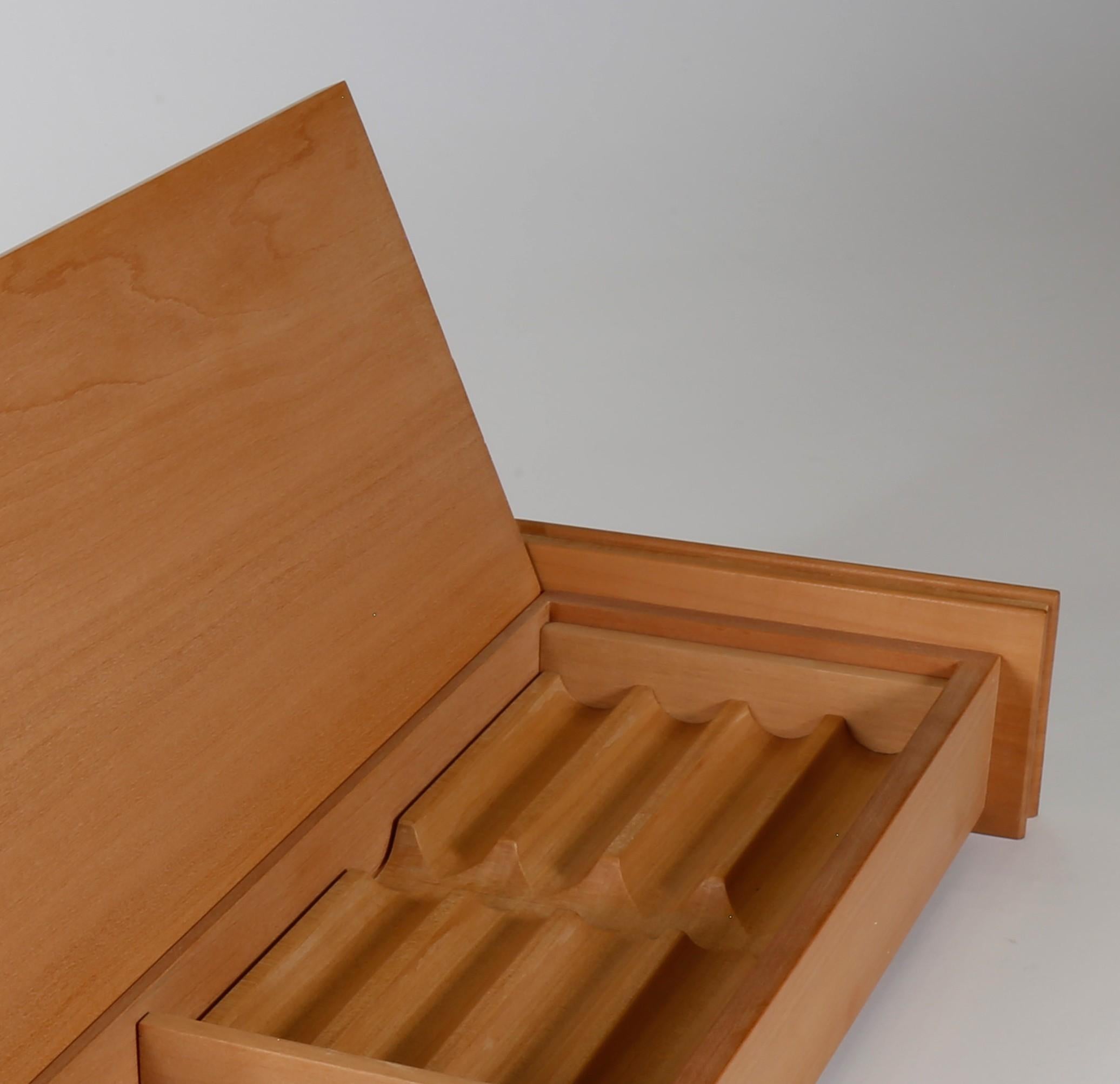 Minimal design pear wood desk pen box Giordano Viganò For Sale 1