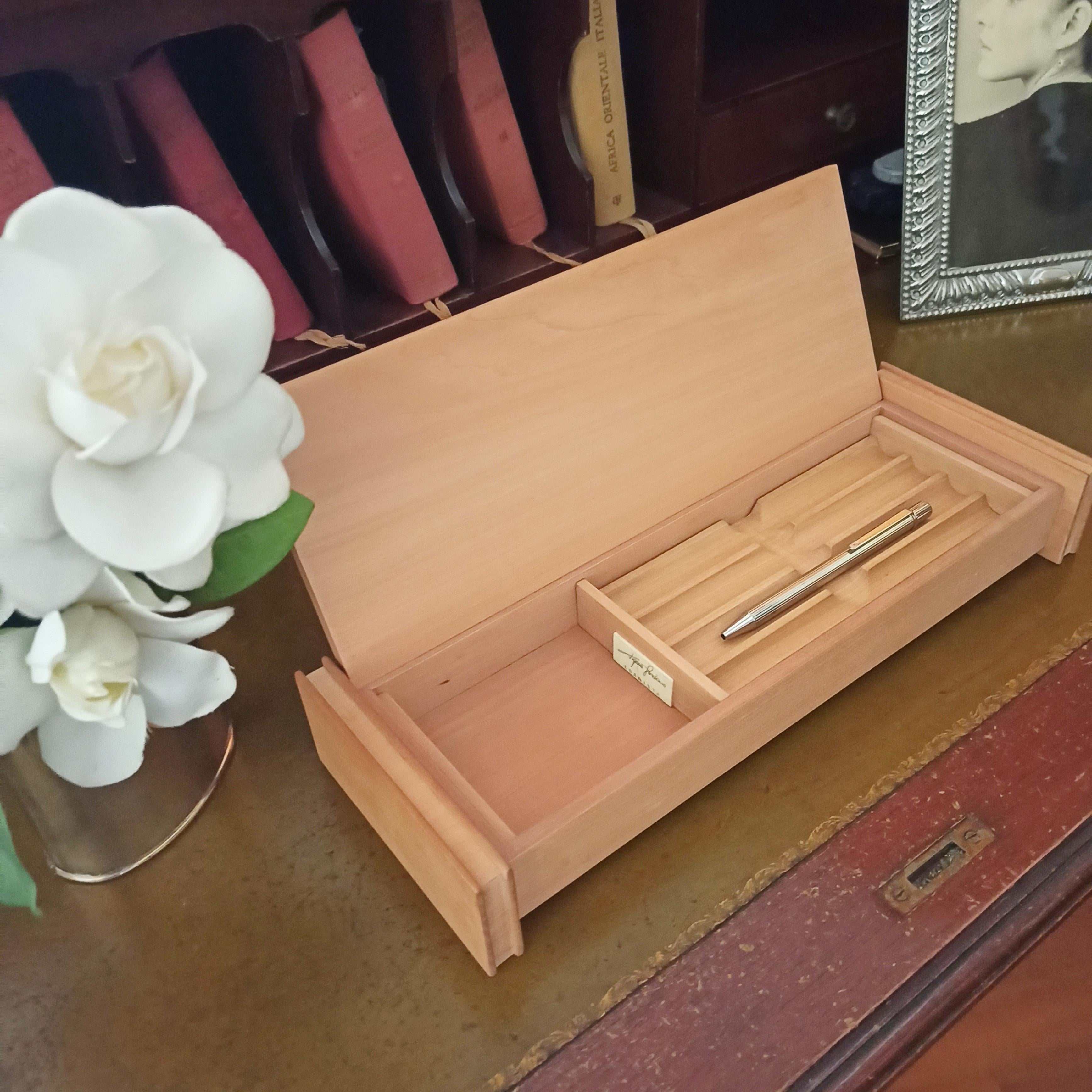 Contemporary Minimal design pear wood desk pen box Giordano Viganò For Sale
