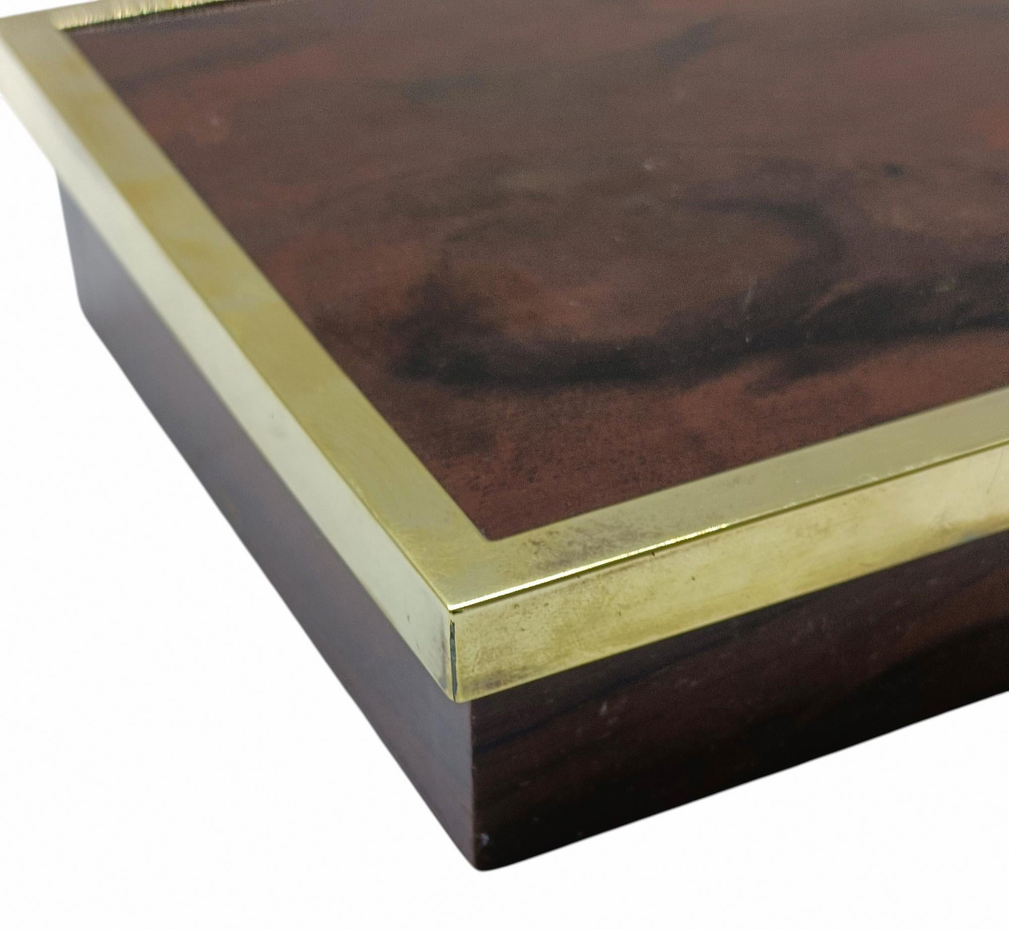 Rechteckige Box aus Holz und Messing, Italien 1970er Jahre (Italian) im Angebot