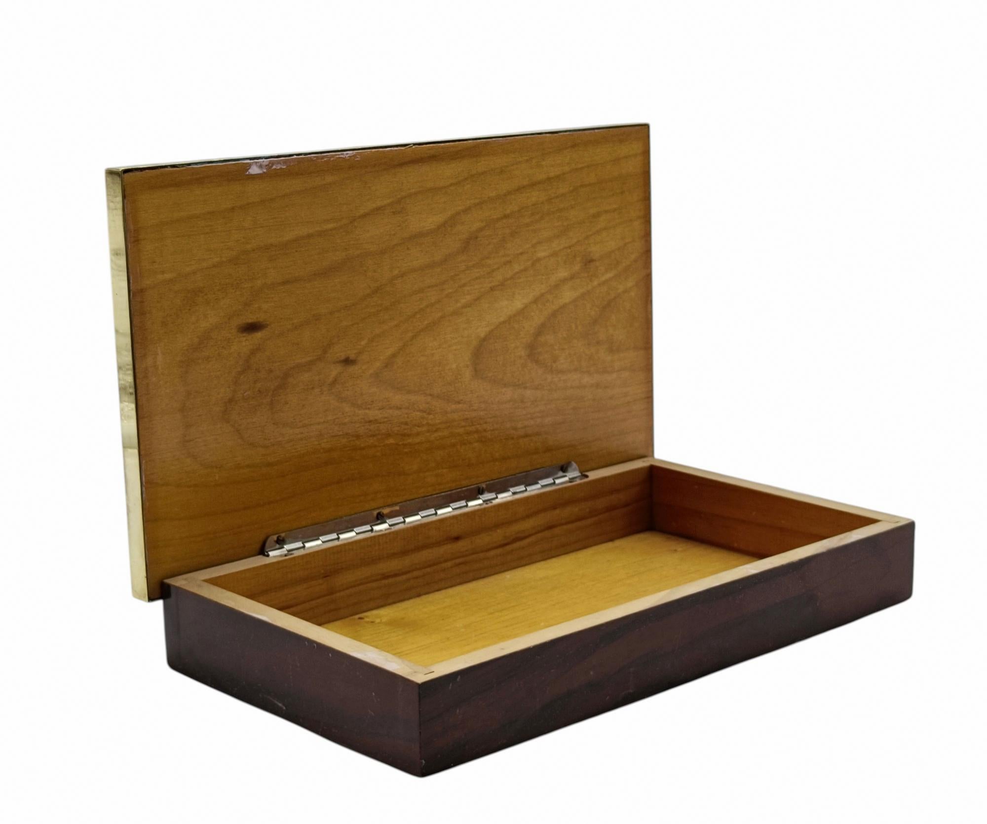 Rechteckige Box aus Holz und Messing, Italien 1970er Jahre im Zustand „Gut“ im Angebot in Naples, IT