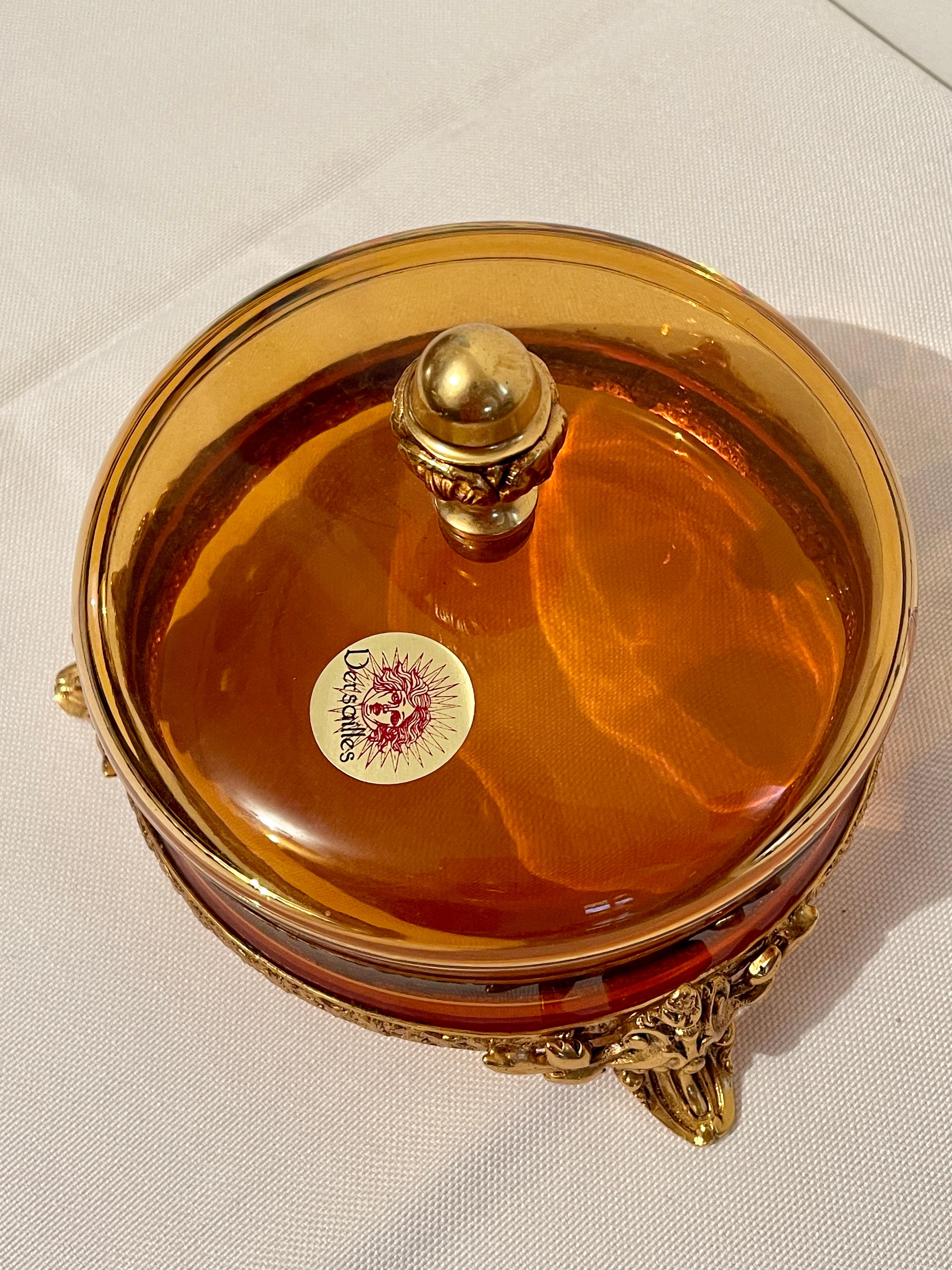Fait main Boîte ronde en cristal ambre italie 1970 en vente