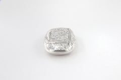 Engraved snuff box in 925 sterling silver