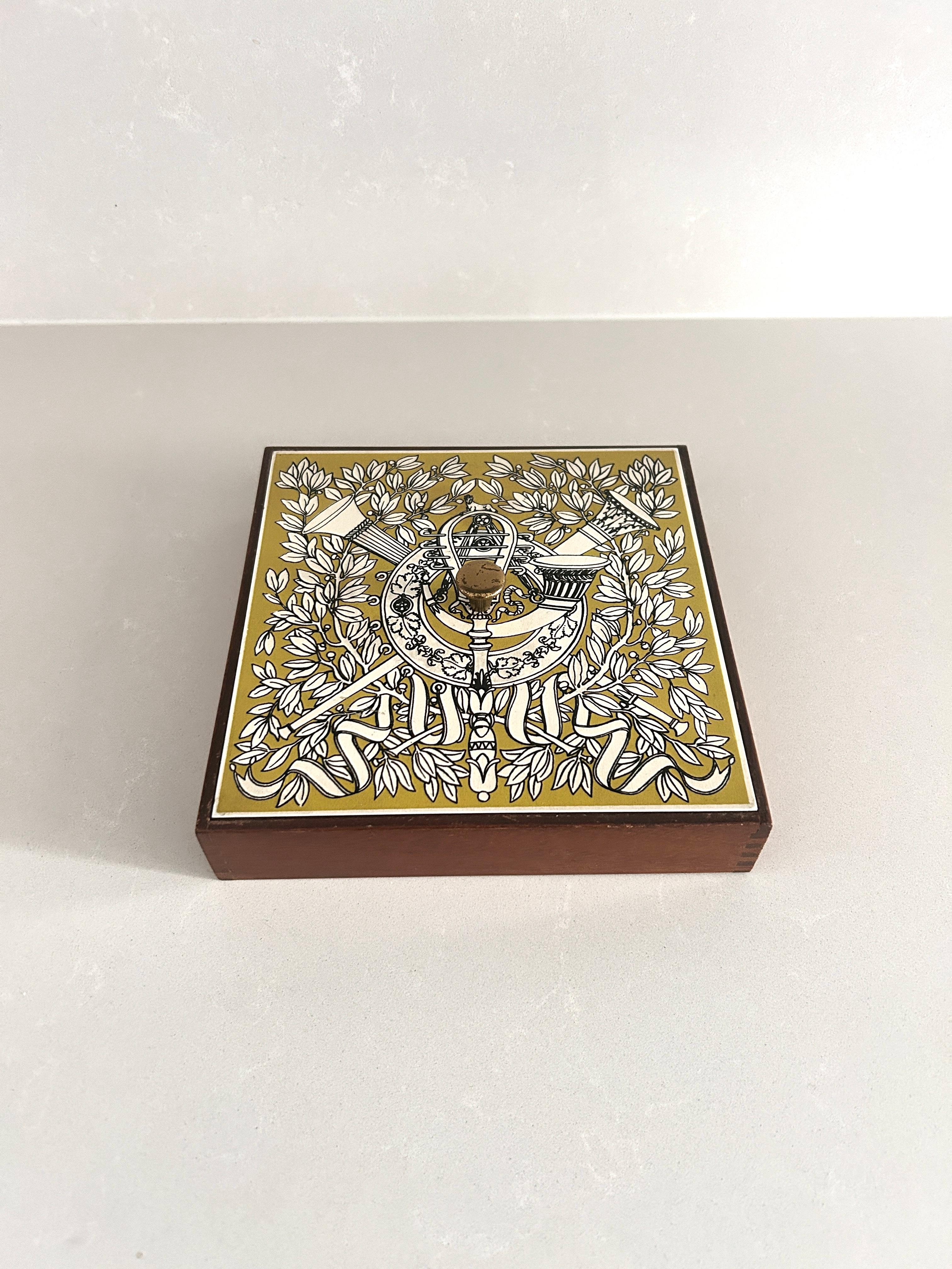 Piero Fornsasetti box, Fornasetti Milan. 1960s In Excellent Condition For Sale In Rivoli, IT