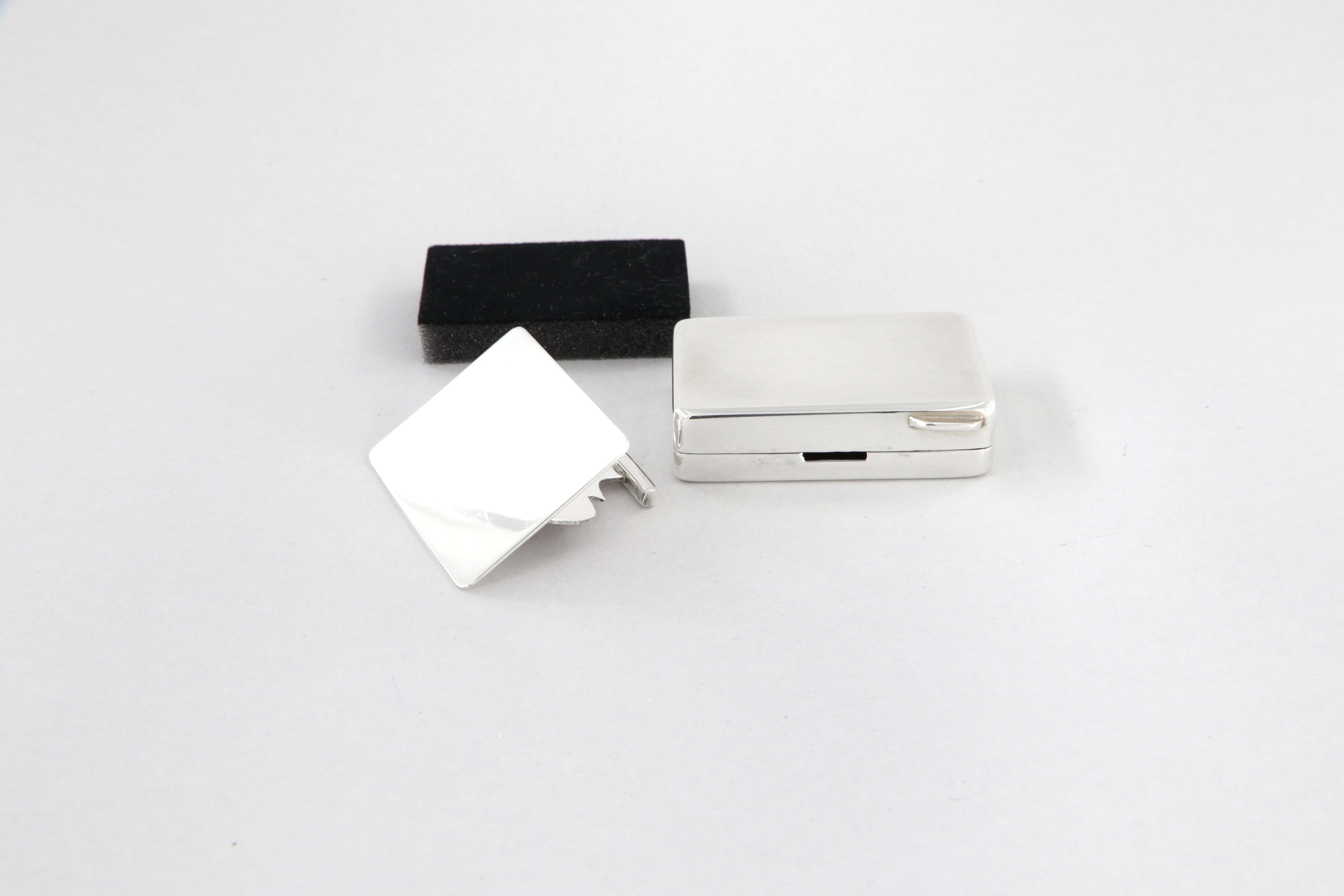 Caja para sellos de bolsillo de plata de ley 925 en venta 7