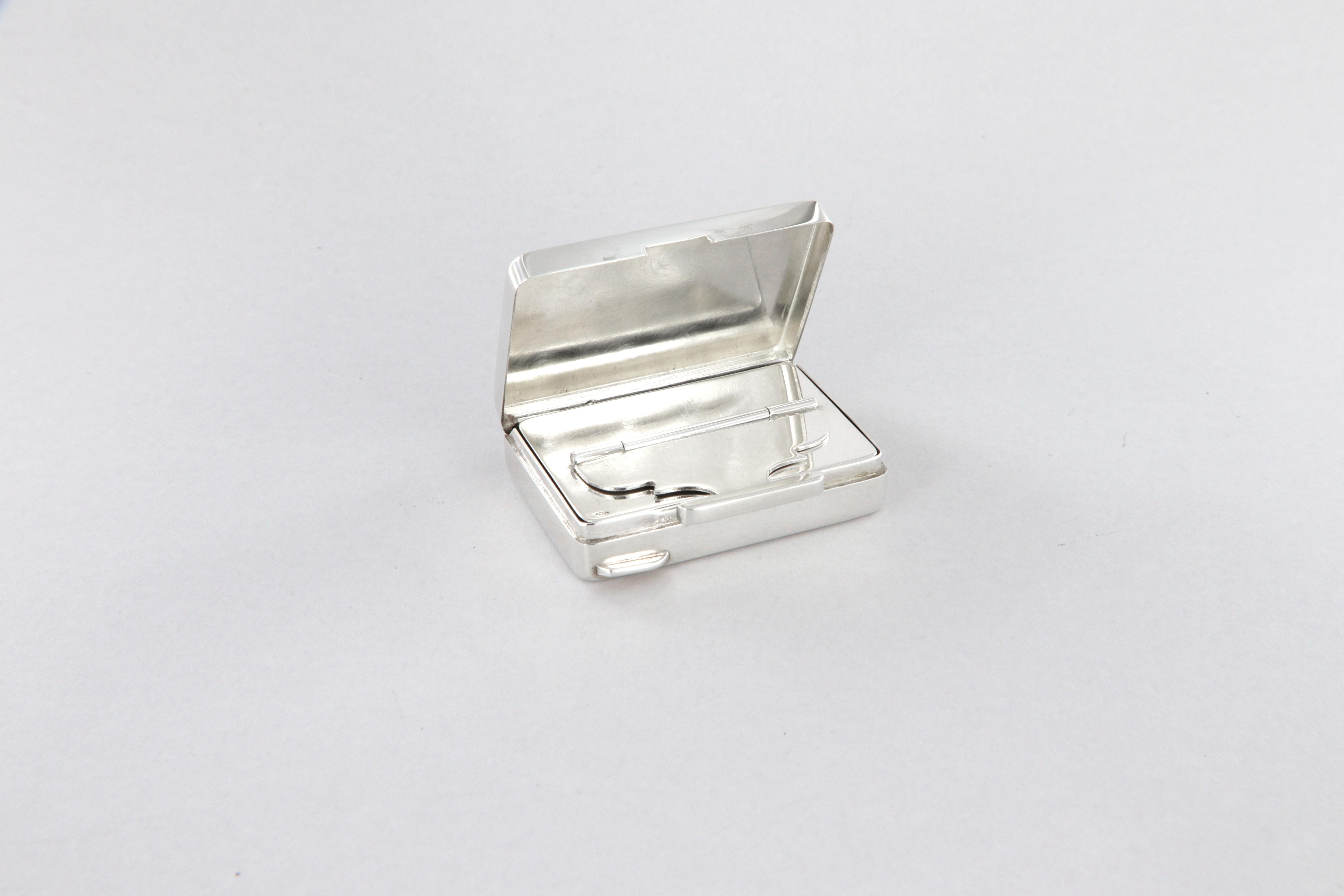 Caja para sellos de bolsillo de plata de ley 925 en venta 1