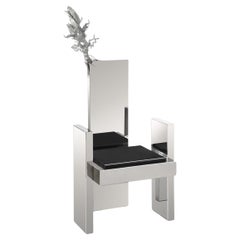 Silla Carroñera de Acero Inoxidable Asiento Negro y Escultura de Resina de Roham Shamekh