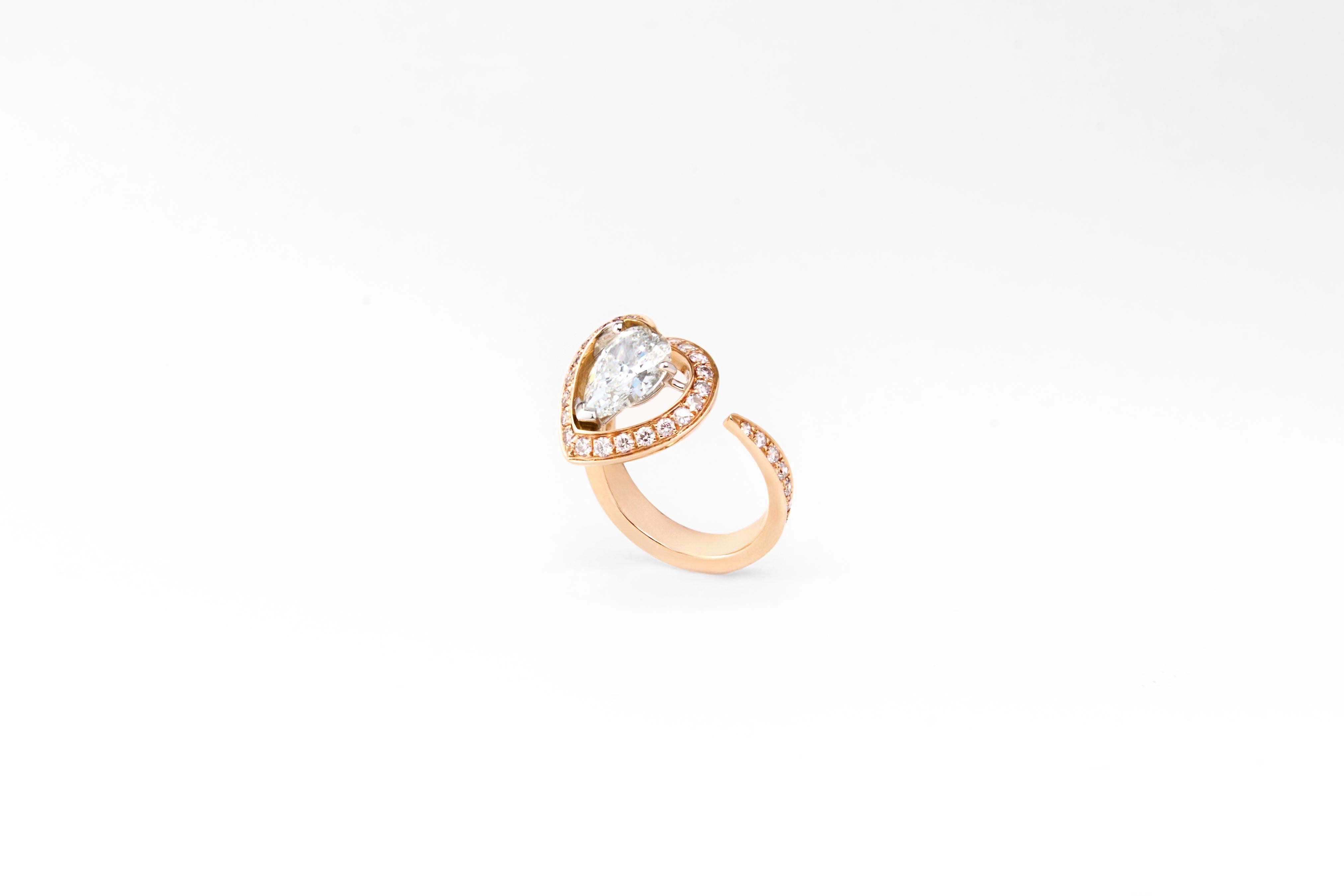 Contemporary SCAVIA Pear Cut Diamond And Fancy Pink Diamonds Pavè Ring For Sale