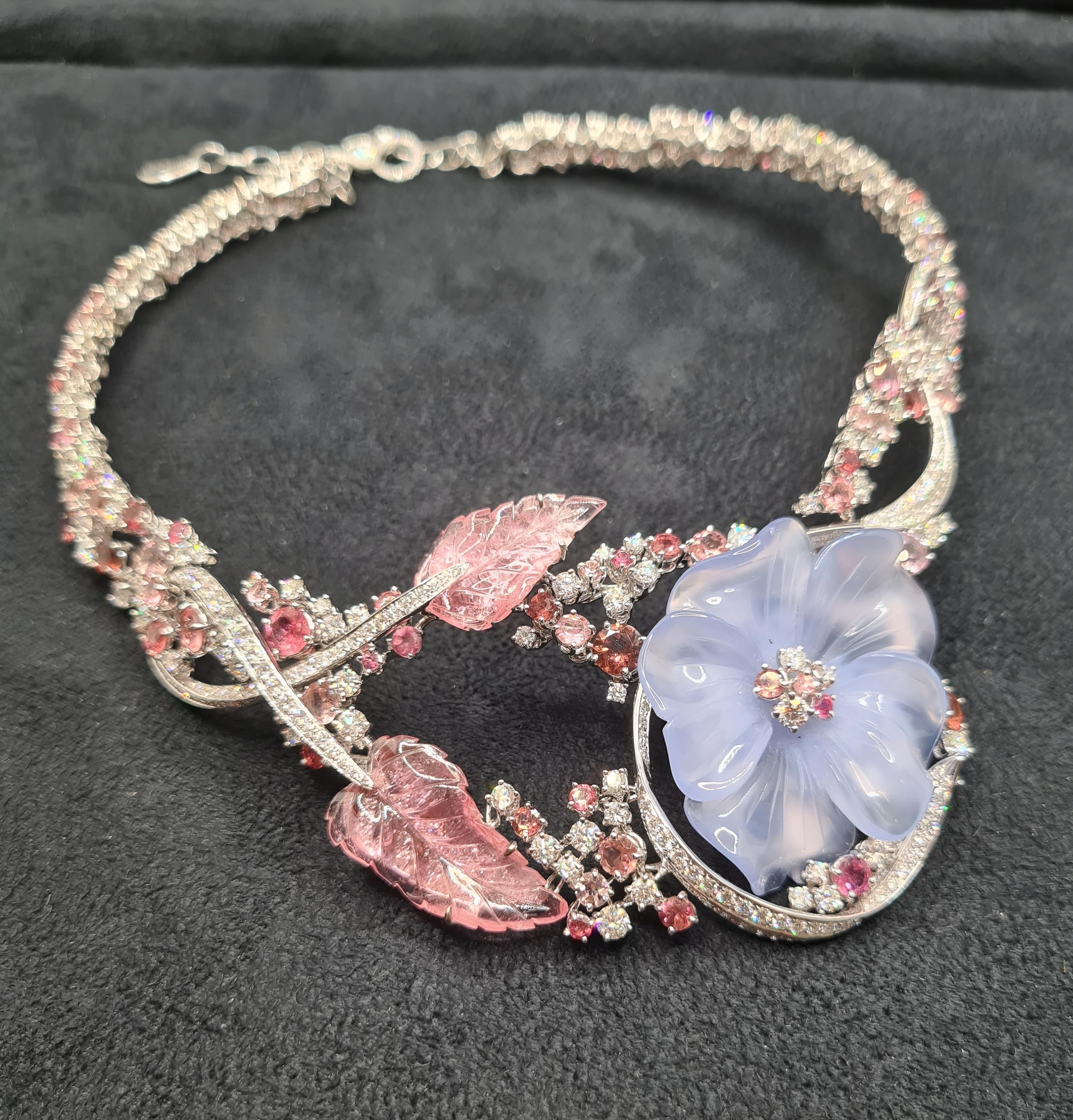 SCAVIA Lachsfarbene neue Halskette (Gemischter Schliff) im Angebot