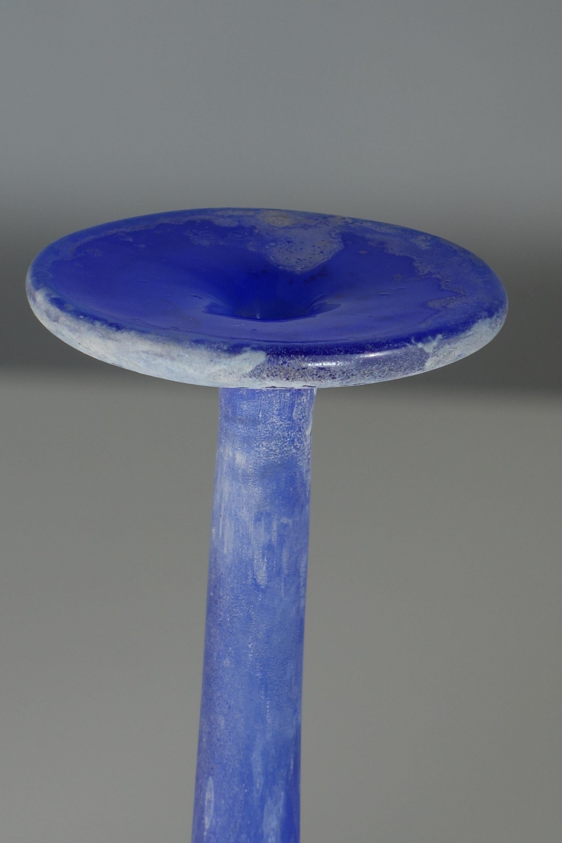 Pareja de jarrones de cristal azul 