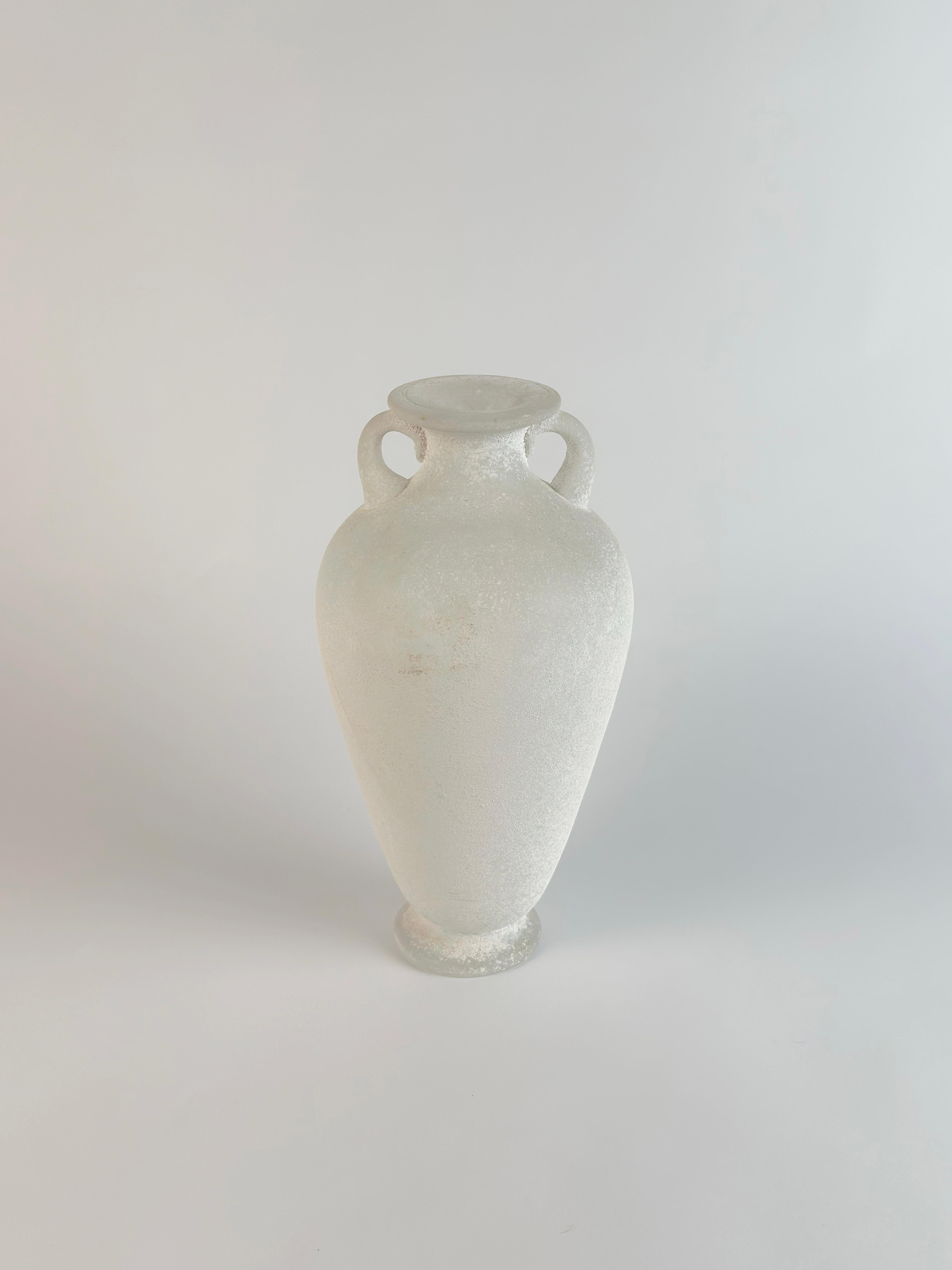 White Scavo Murano Glass Amphora Vase by Seguso, Karl Springer attributed For Sale 2
