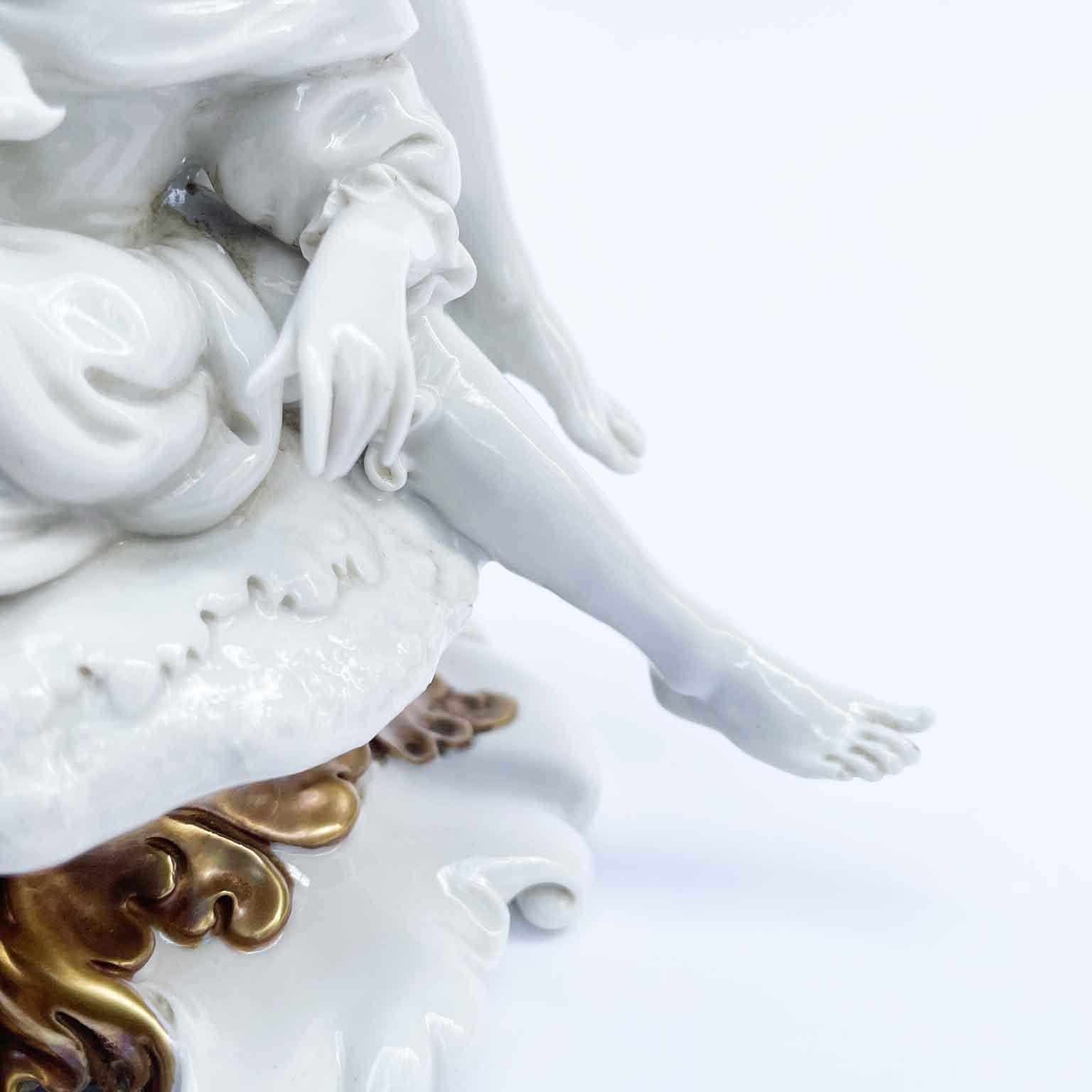 Porcelain Scena Amorosa Centrotavola in Porcellana Bianca Italiana Giuseppe Cappe 1960s