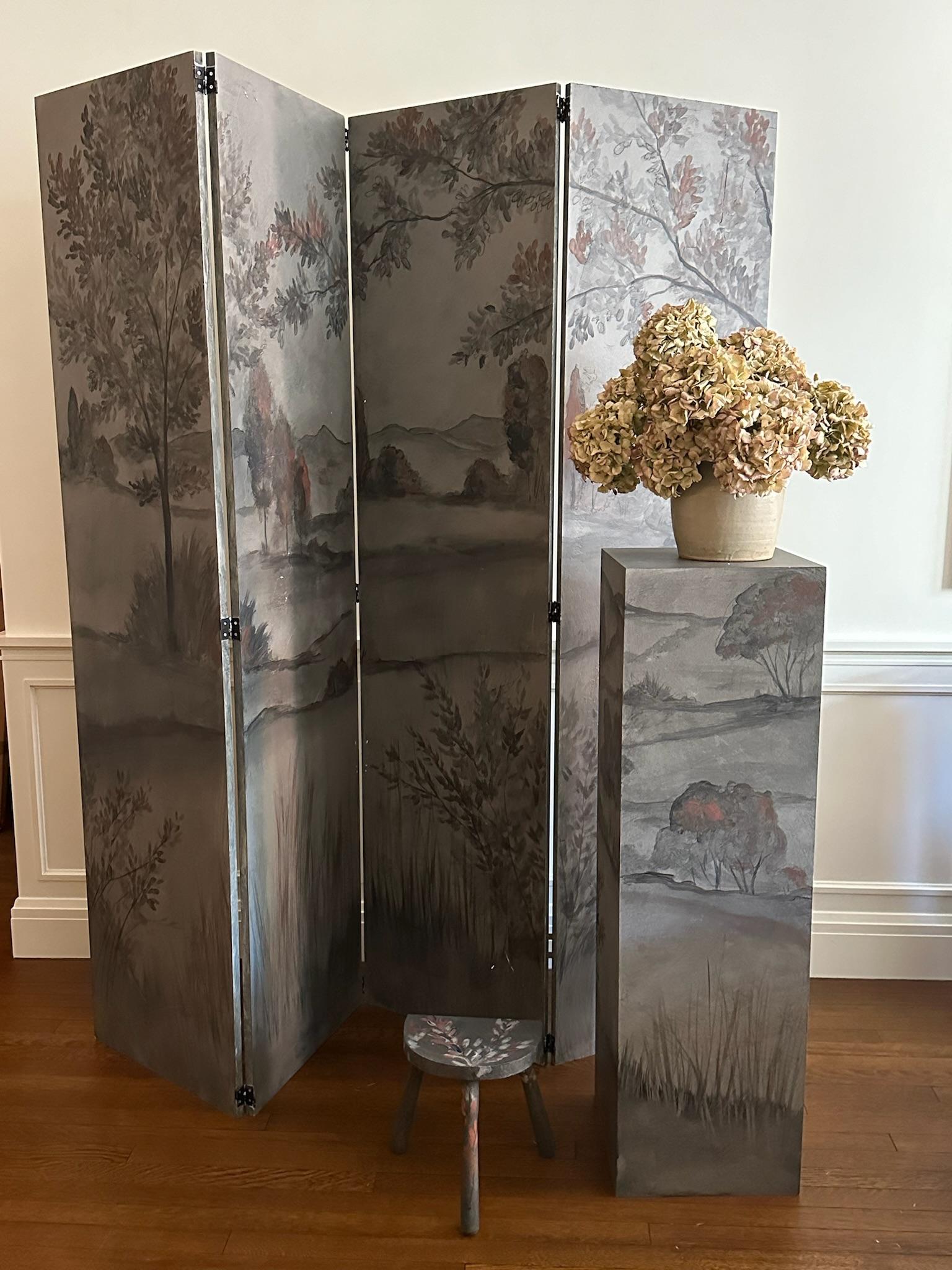 Scenic Hand Painted Folding Screen In Excellent Condition For Sale In New York, NY