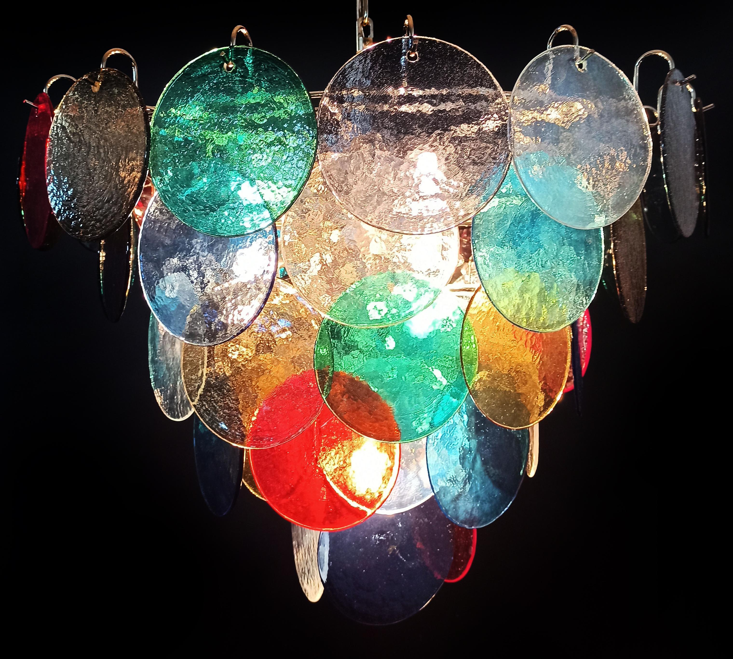 Scenic High quality Murano-Kronleuchter, Raumteiler – 57 Multicolor-Gläser im Zustand „Gut“ im Angebot in Budapest, HU