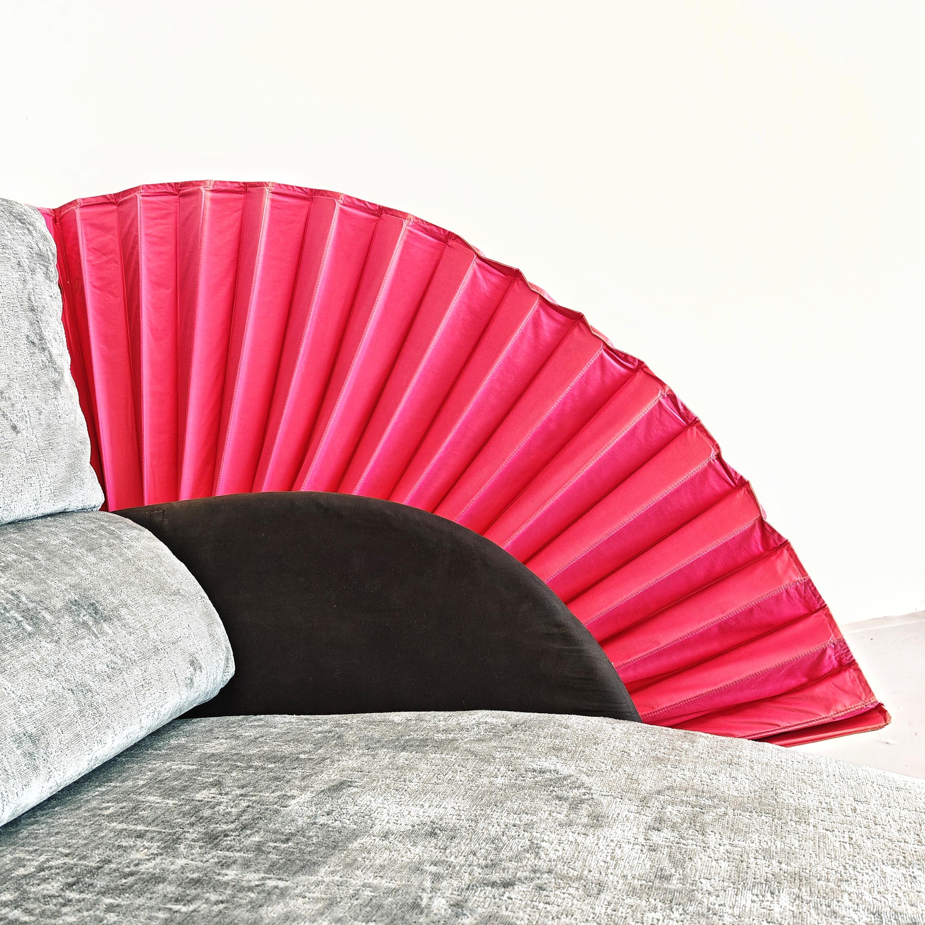 scenografica dromeuse design italiano 80s verde e fucsia 
