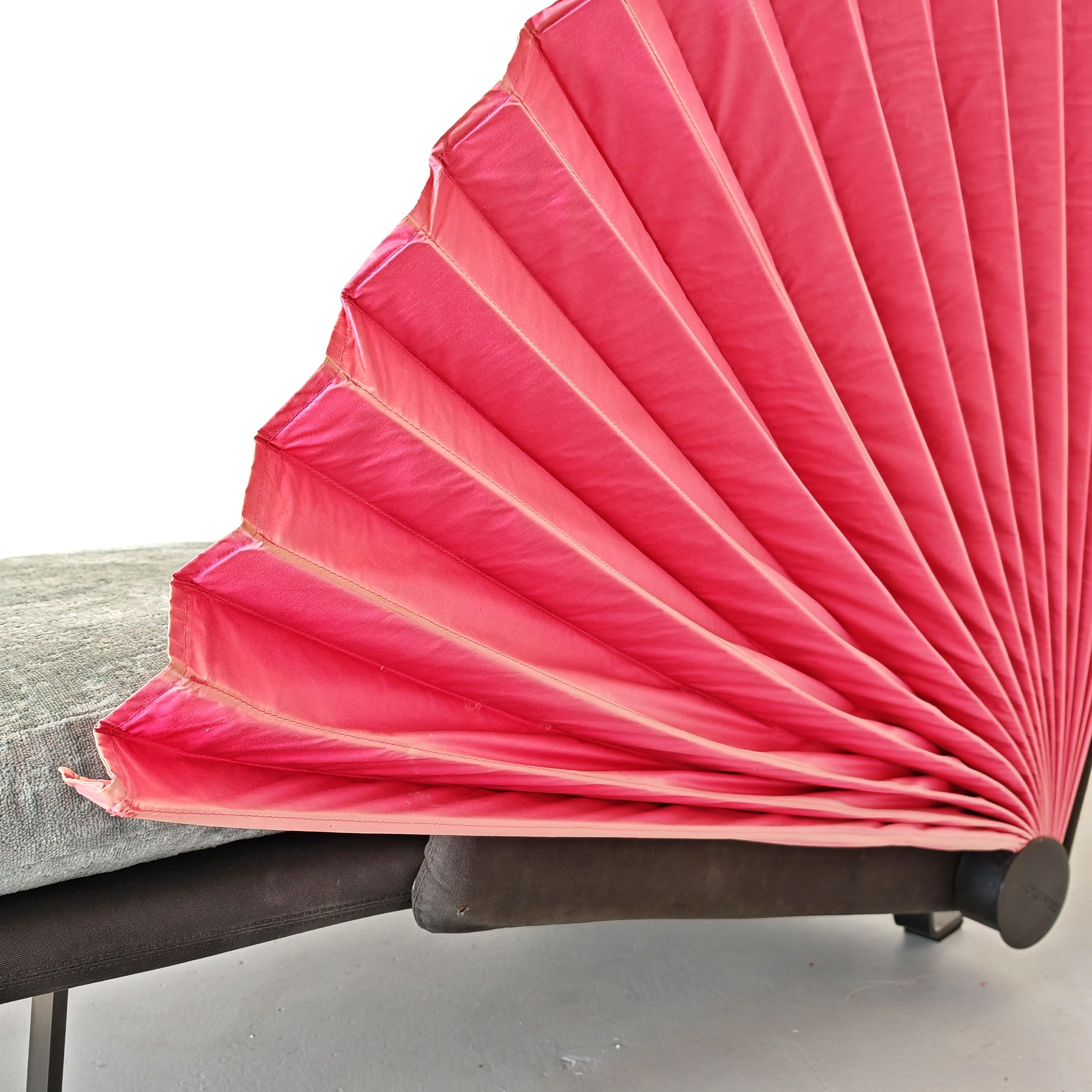 scenografica dromeuse design italiano 80s verde e fucsia 