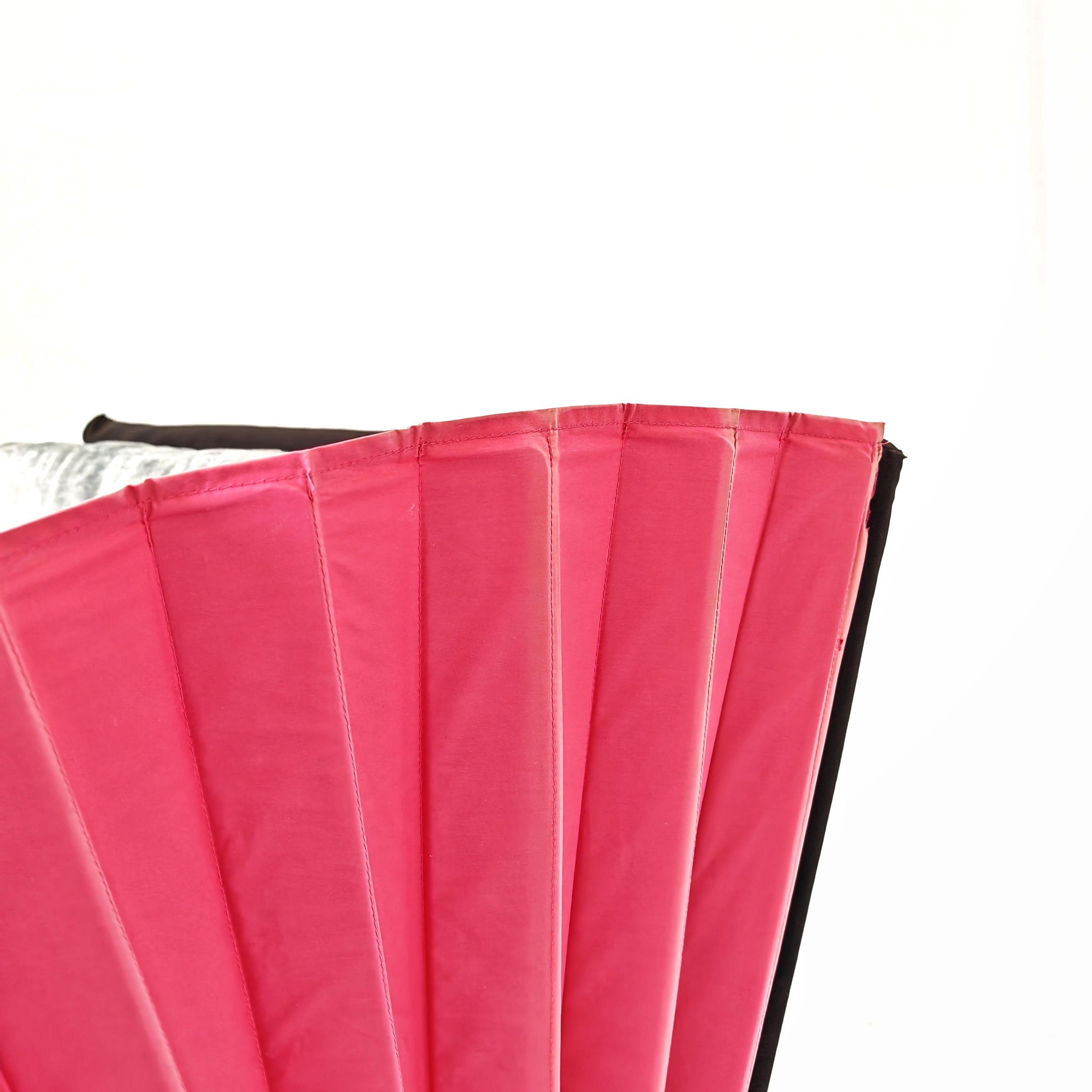 scenografica dromeuse design italiano 80s verde e fucsia 