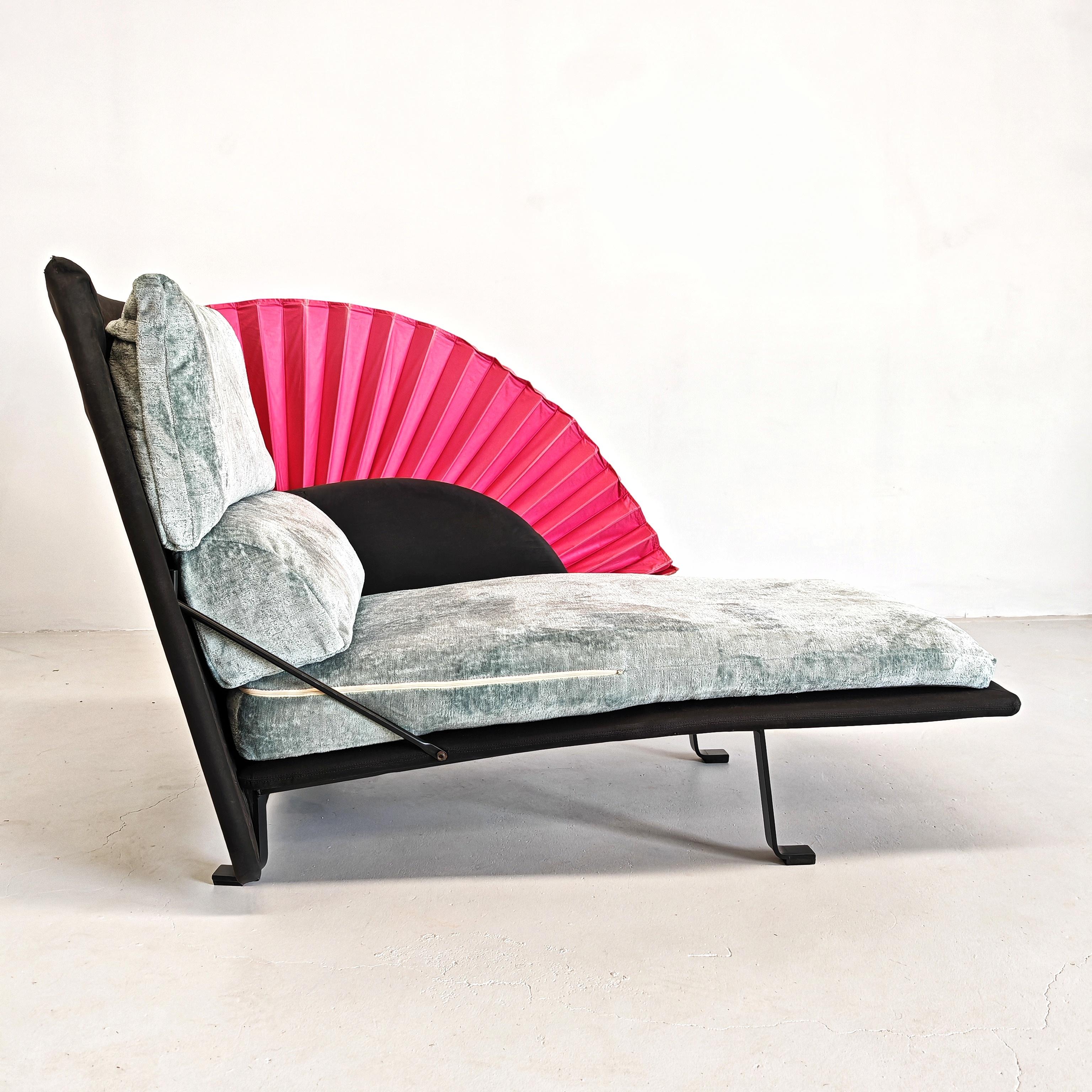 scenografica dromeuse design italiano 80s verde e fucsia 