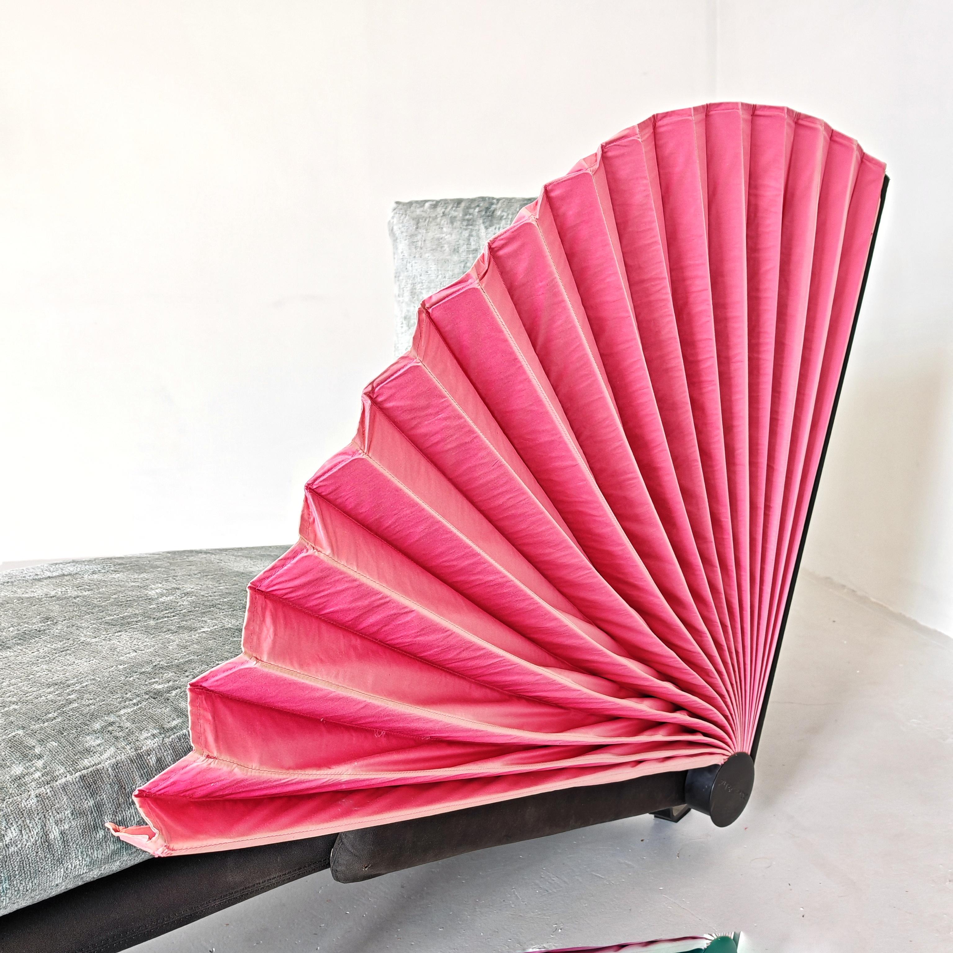 Italian scenografica dromeuse design italiano 80s verde e fucsia 