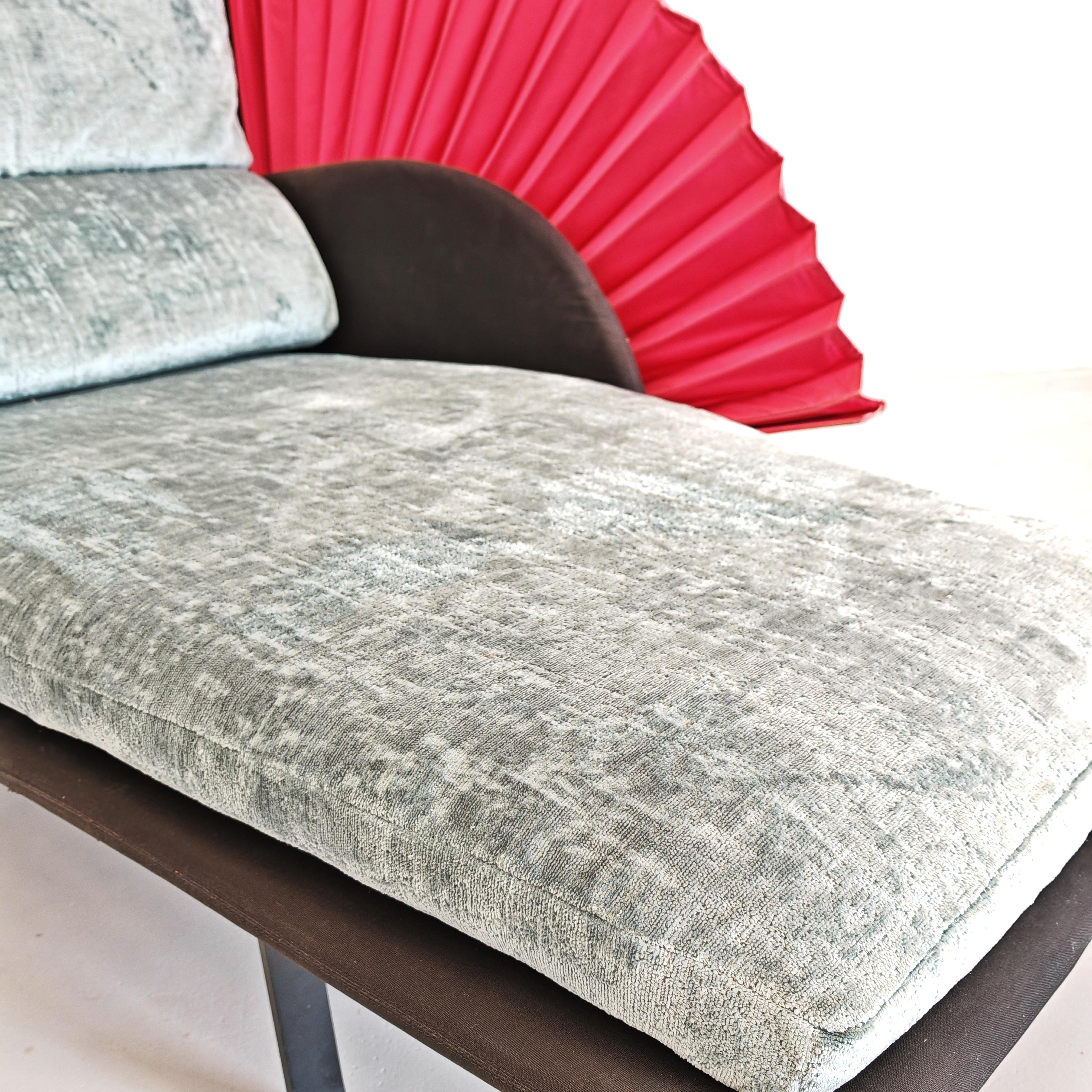 scenografica dromeuse design italiano 80s verde e fucsia 