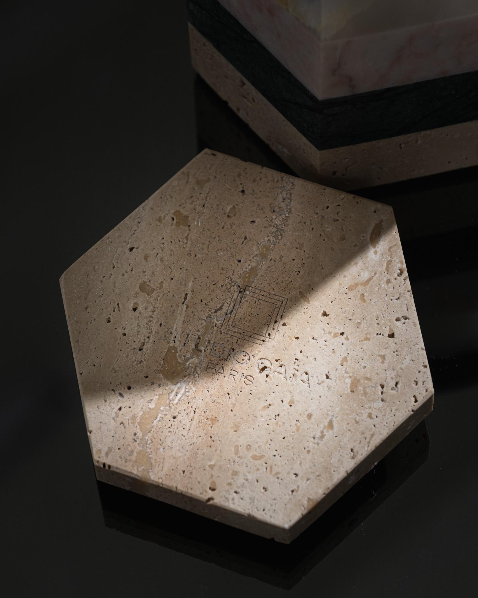 Scented Candle in Marble, Onyx, and Travertine im Zustand „Neu“ im Angebot in PARIS, FR