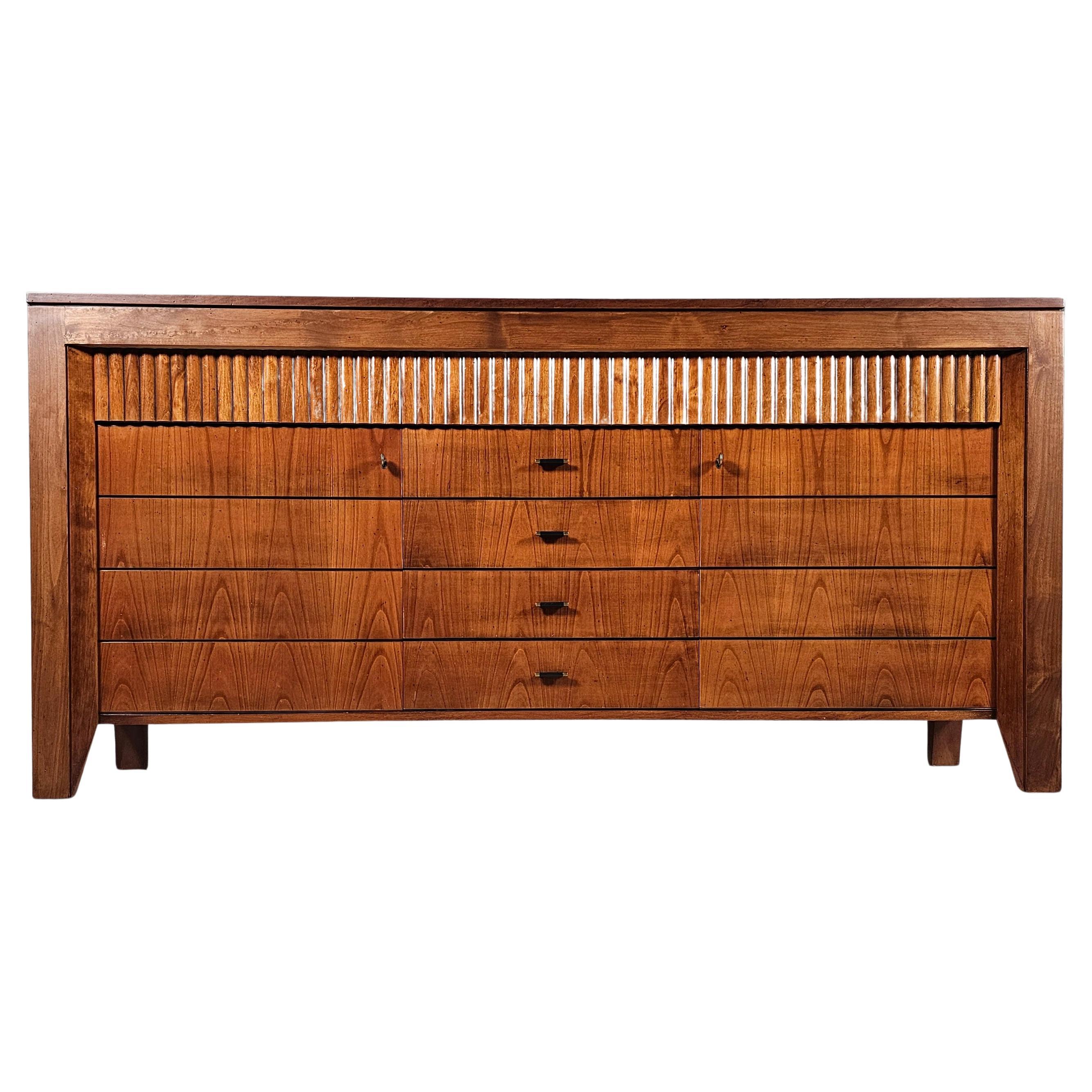 Schacchi sideboard in walnut wood by Morelato Italy, 1970s en vente