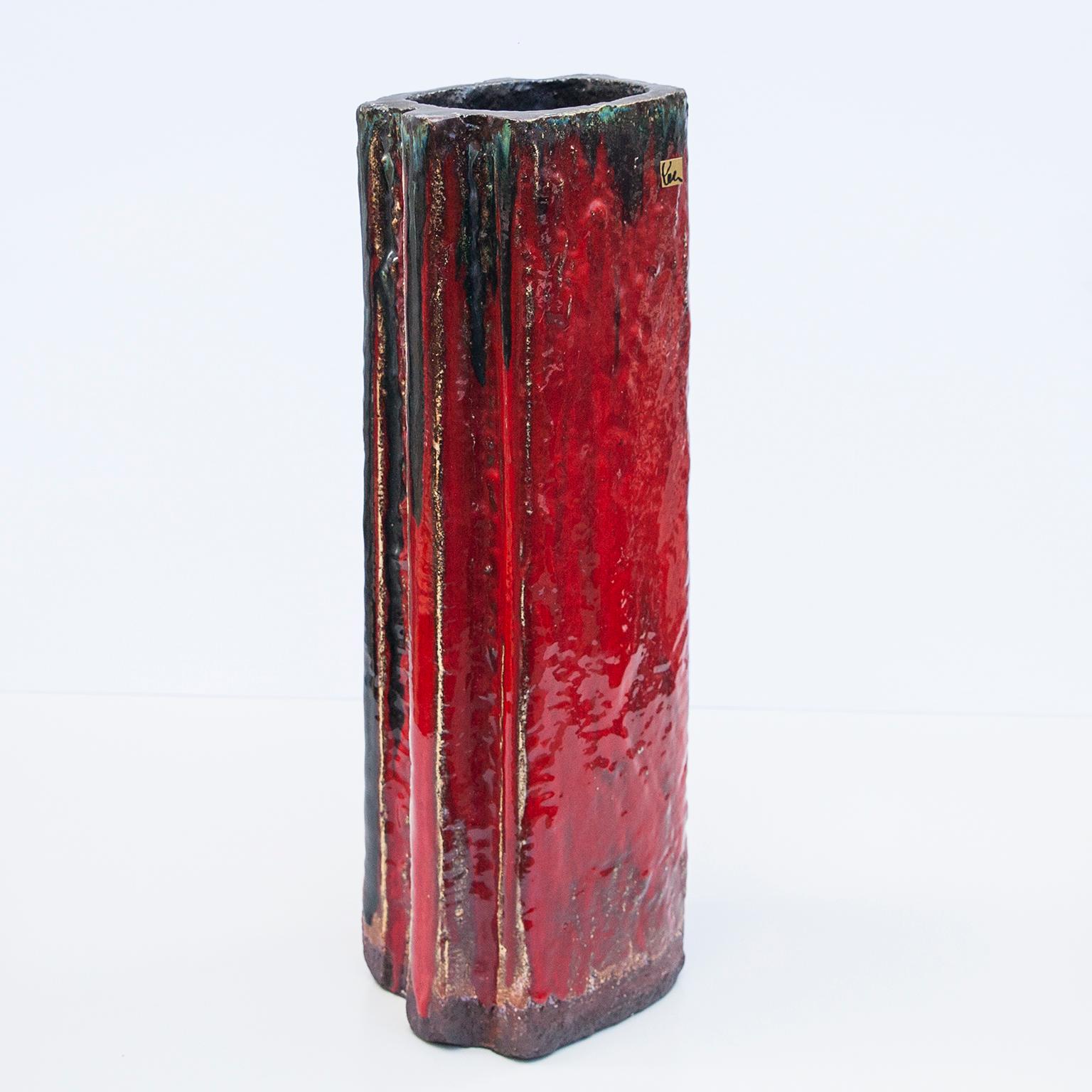 Monumental red glazed ceramic floor vase from the Artist Helmut Friedrich Schäffenacker, Germany 1963. Unique piece with artist mark.

Helmut Friedrich Schäffenacker (1921-2010) was a renowned and prolific German ceramic artist, recognized for his