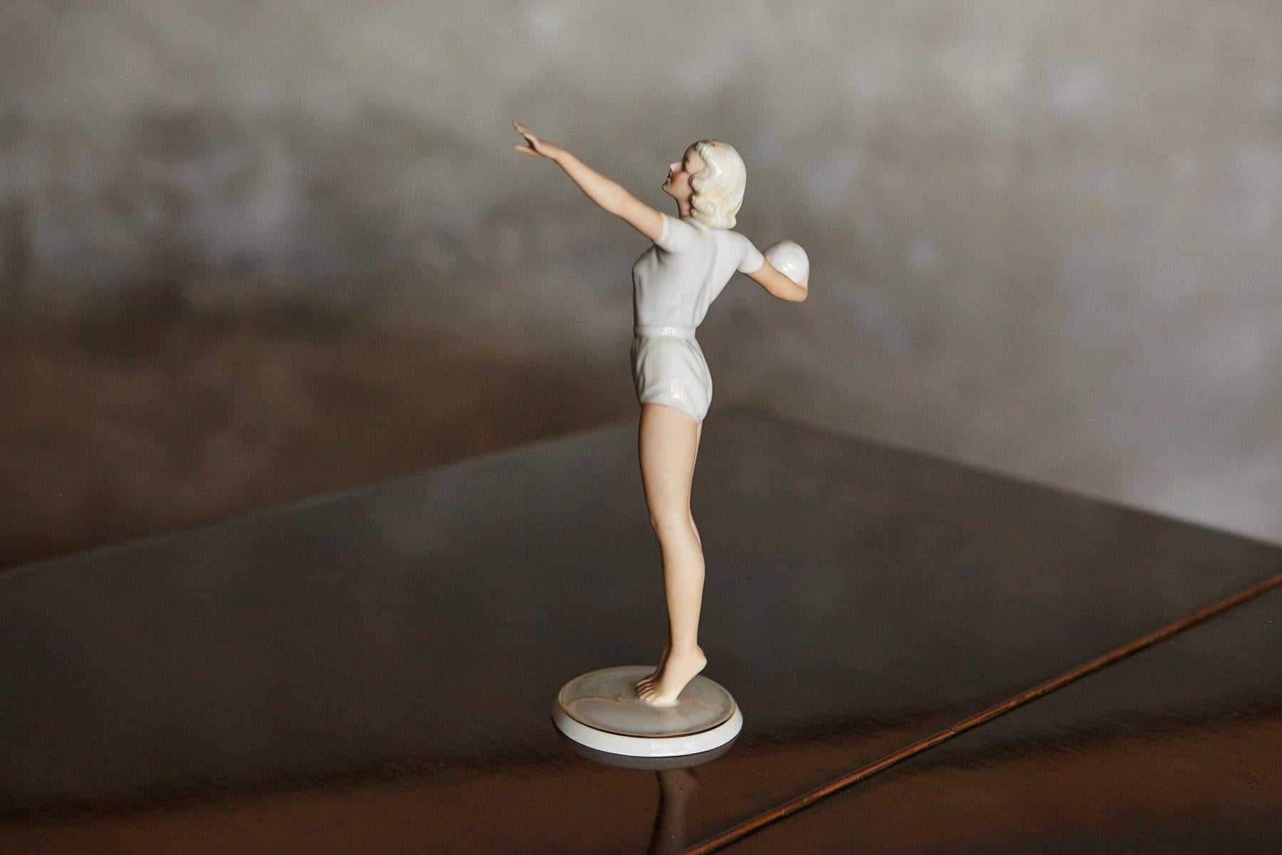 Schaubach Kunst Porcelain Figurine of a Volleyball Player, 1936 Olympics For Sale 3