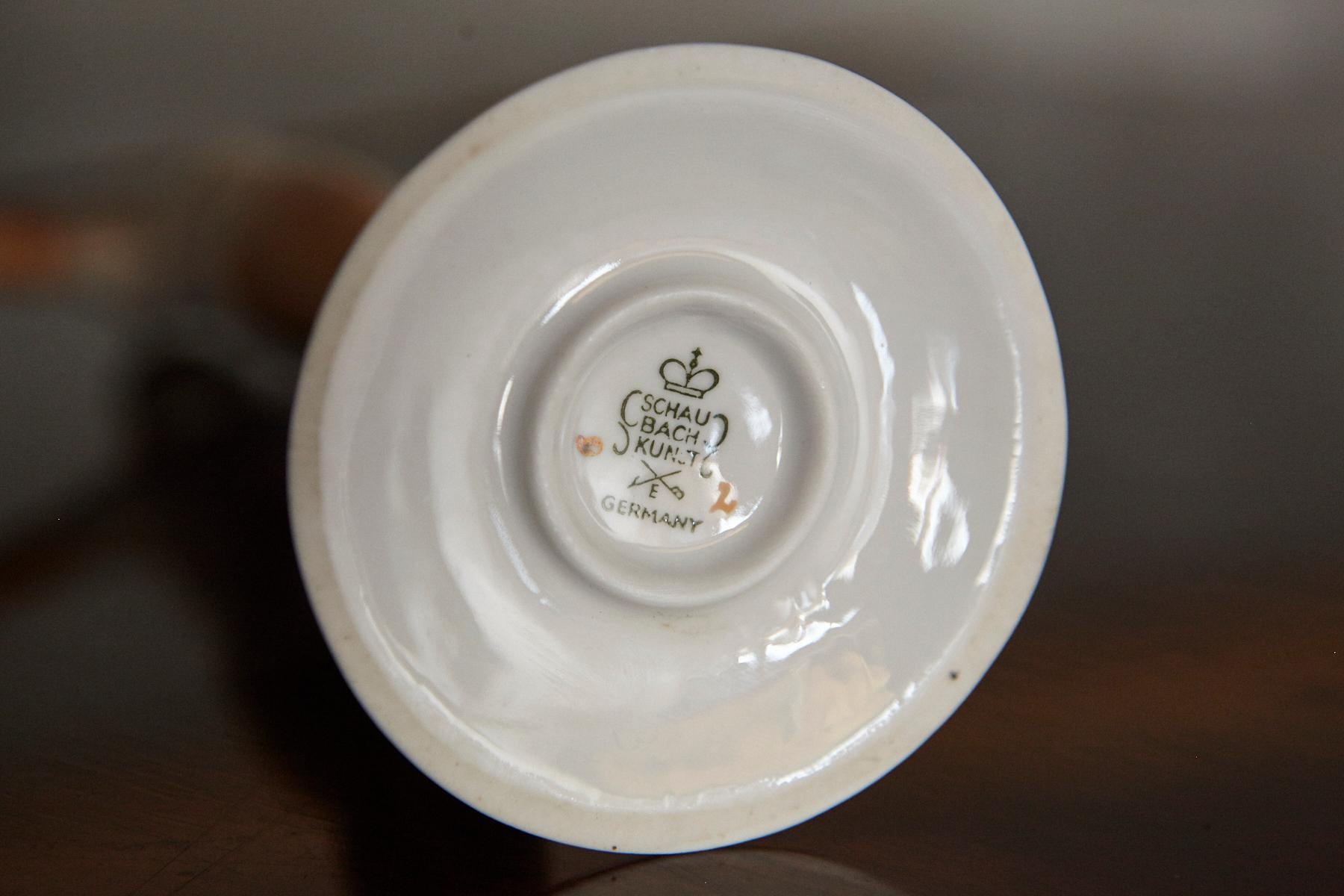 Schaubach Kunst Porcelain Figurine of a Volleyball Player, 1936 Olympics For Sale 5