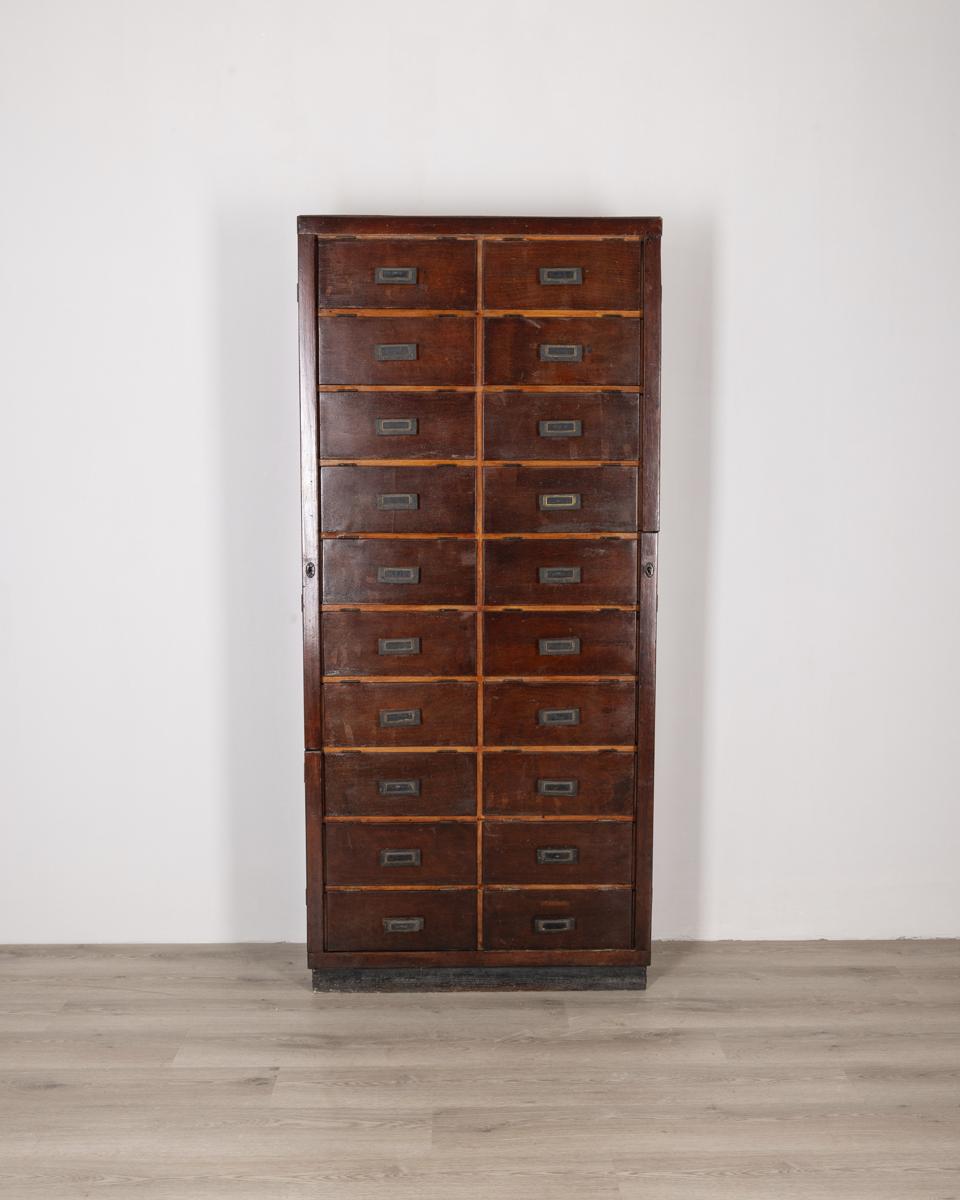 Schedario vintage anni 50 in legno stile industriale design Italiano In condizioni buone a None, IT
