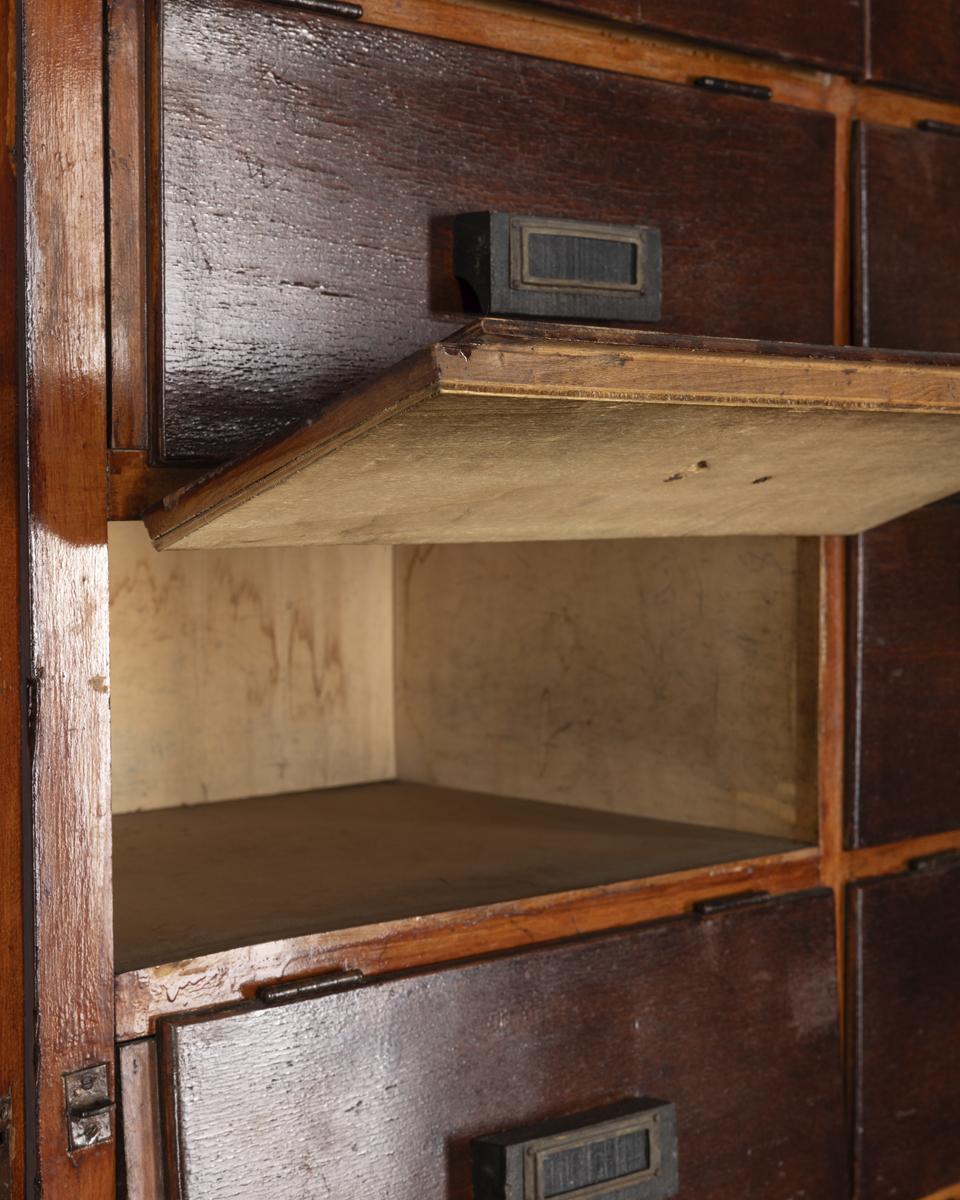 Schedario vintage anni 50 in legno stile industriale design Italiano 1