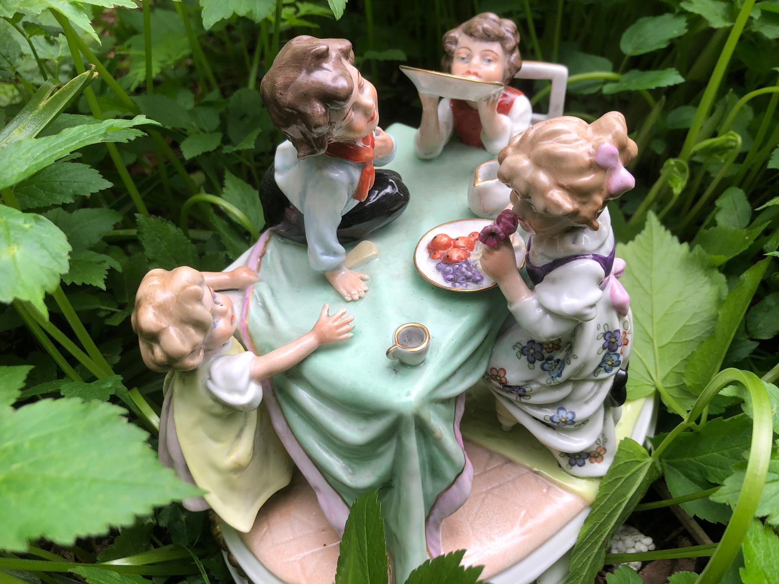 Scheibe Alsbach Porcelain Figures 'Children eating porridge', before 1989 For Sale 5