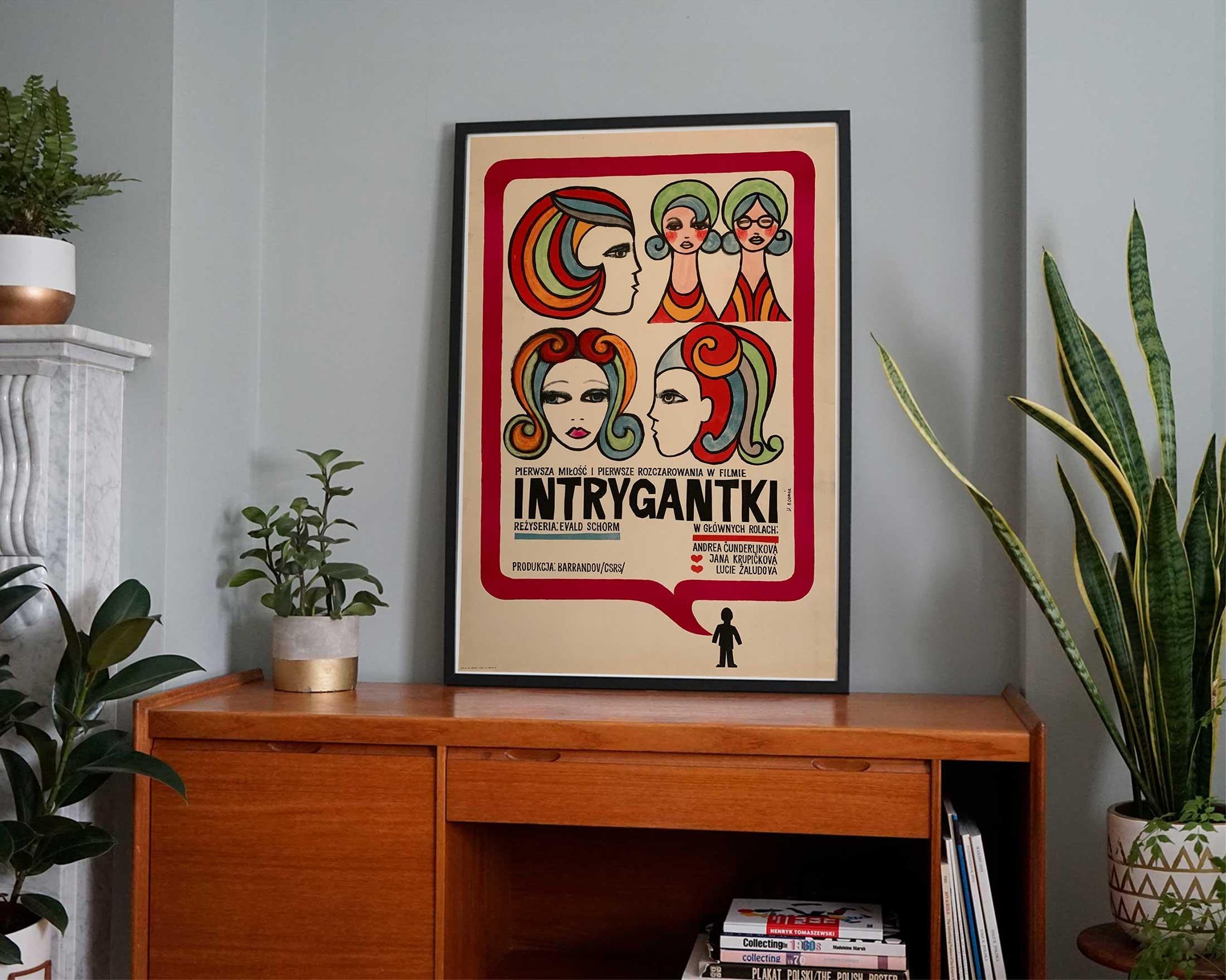 Gorgeous sixties vibes with this vintage Polish film poster ‘Intrygantki’ (Schemers/Five Girls Around the Neck) designed in 1967 by Hannah Bodnar for a Czech movie ‘Pět Holek na Krku’.

Polish A1 size: 59 x 84.5 cm

Condition: Good with some minor