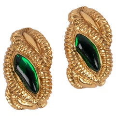 Pendientes de clip de metal dorado y resina verde Scherrer