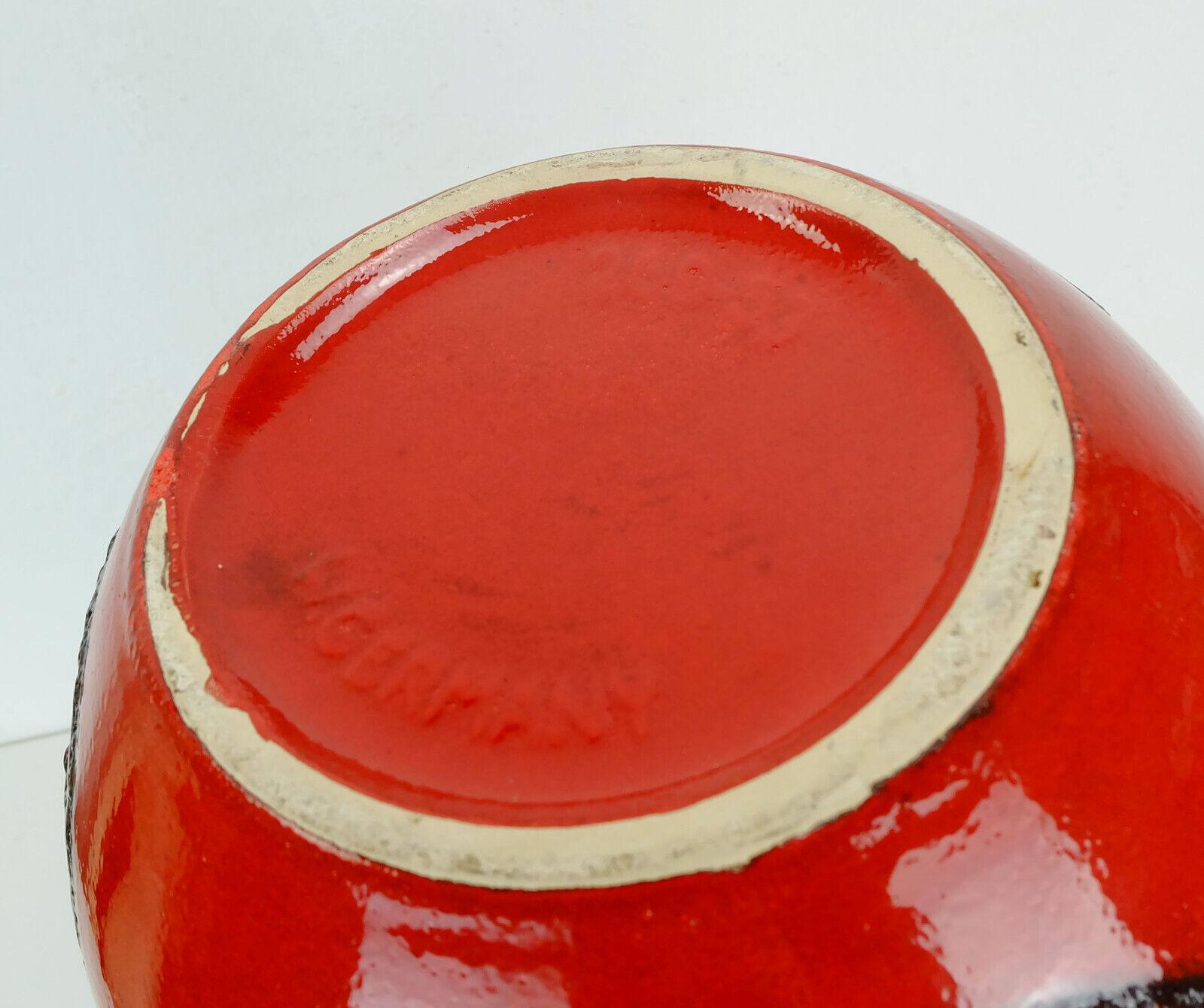 Riesige Vintage-Bodenvase aus Keramik, hergestellt von Scheurich Keramik in den 1960er Jahren. Serie 'Vienna', Modell Nr. 269-53 mit roter und oranger Glasur und schwarzer Fettlava-Glasur. Abstraktes Blattdekor. Ein großartiges Sammlerstück und in
