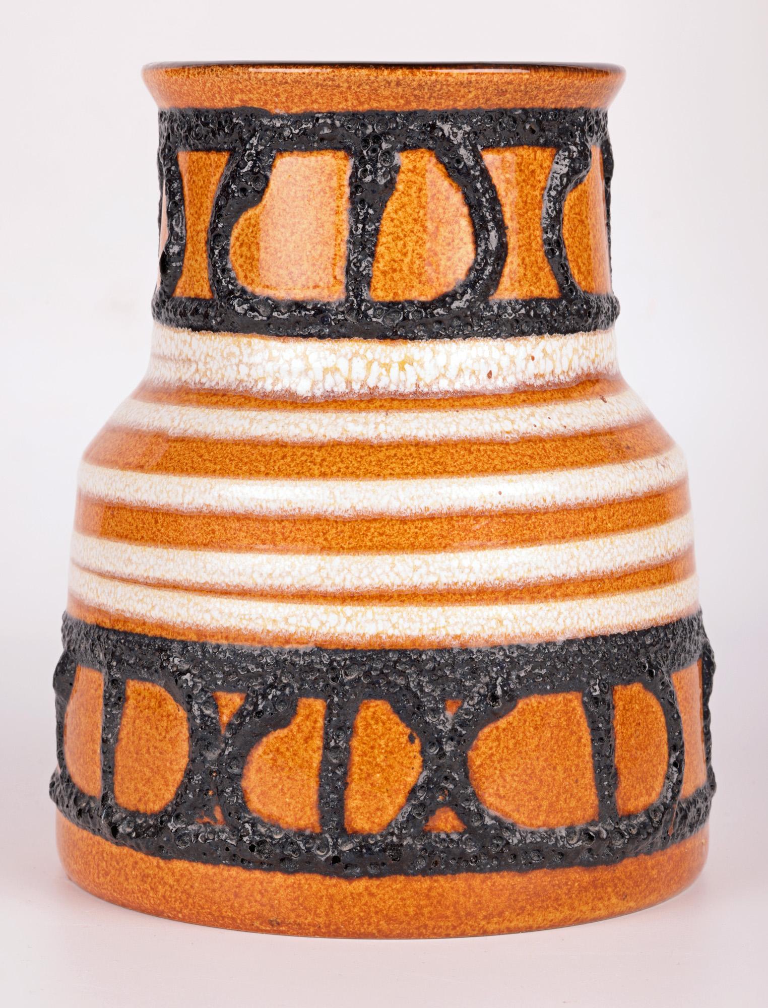 Vernissé Scheurich Keramik Vase en poterie d'art allemande du milieu du siècle émaillée à la lave  en vente