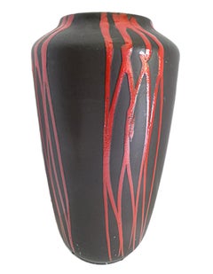 Scheurich Mid Century Modern Pottery Floor Vase w Flowing Red Decoration Allemagne