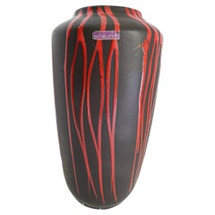 Scheurich Mid Century Modern Pottery Floor Vase w Flowing Red Decoration Allemagne