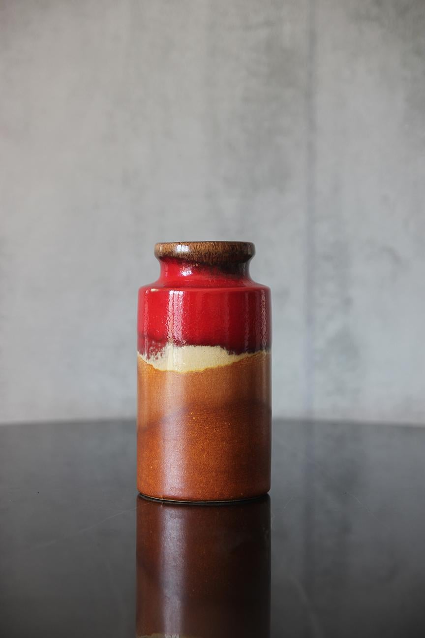Vasi artistici in lava grassa Produttore: Scheurich, Germania Decennio: Anni '70 Il vaso vintage originale è stato prodotto negli anni '70 in Germania. È realizzato in ceramica in ottica lava grassa. Super rara in questa colorazione.  Tutti i fondi