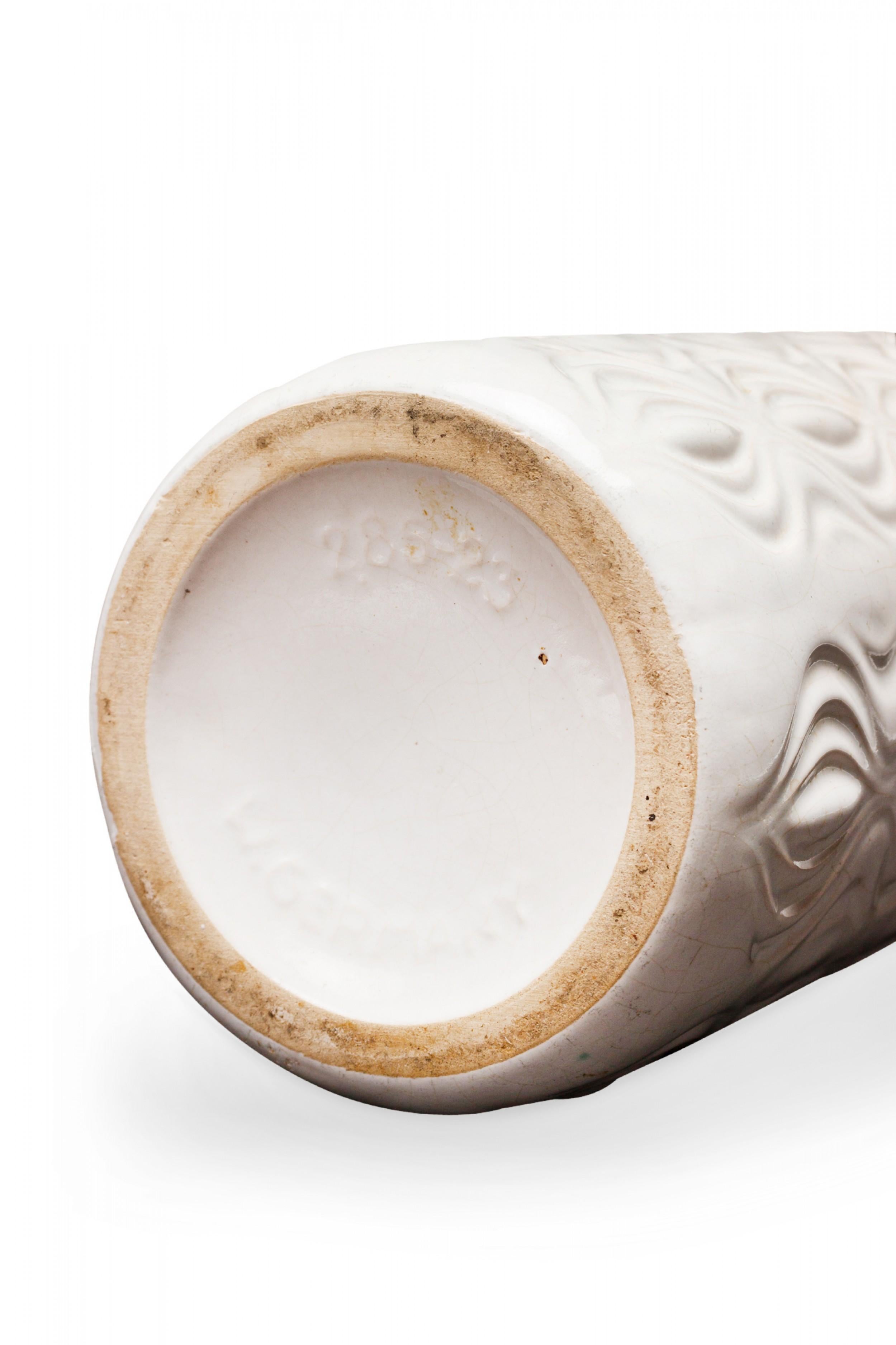 XX secolo Scheurich West German Mid-Century Onion 'Amsterdam' Pattern White Cermaic Vase in vendita