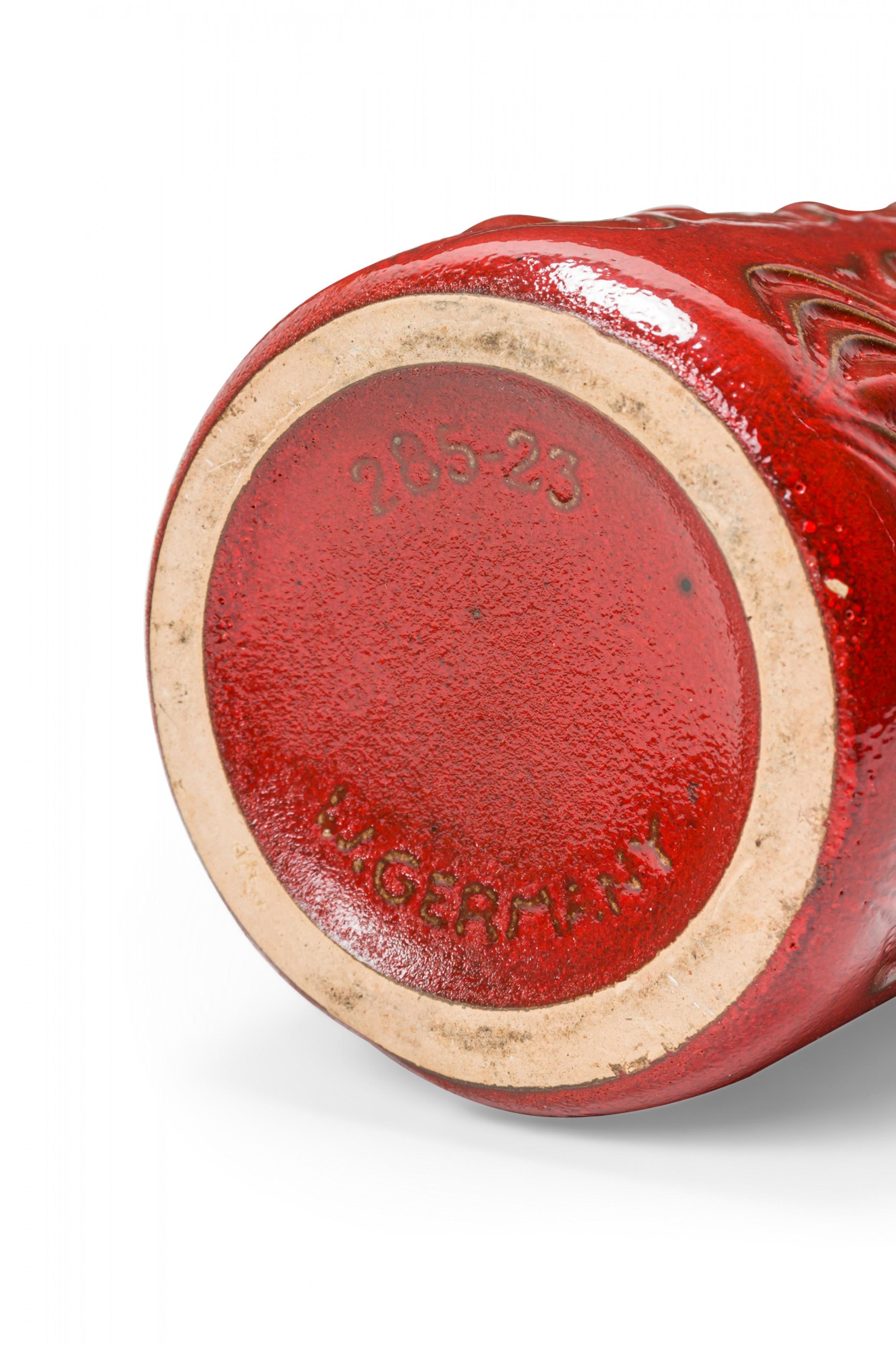 Scheurich West German Mid-Century 'Onion' Design Red Glazed Ceramic Vase In condizioni buone in vendita a Queens, NY