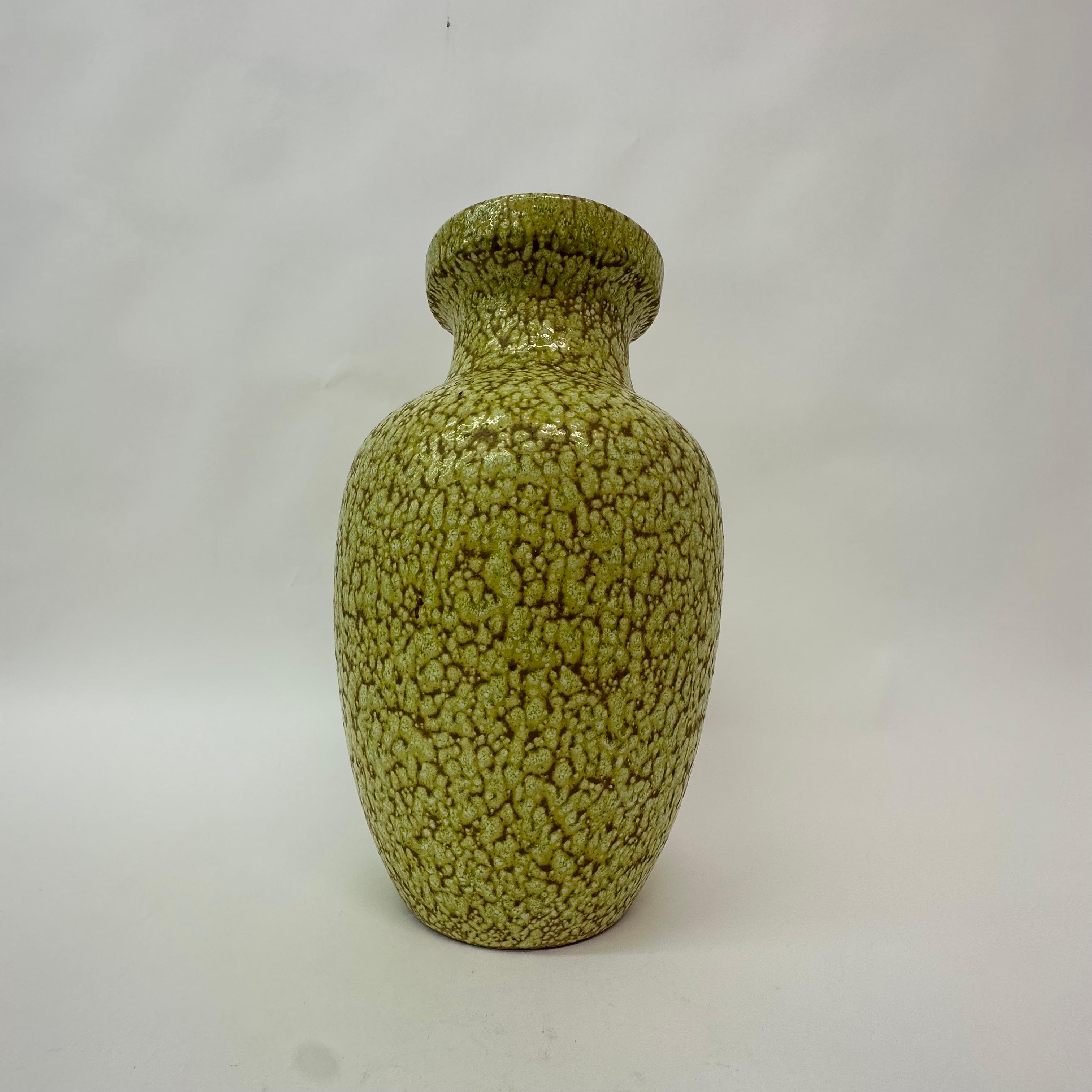 Scheurich Allemagne de l'Ouest - Vase en céramique jaune 241-47  1970's  en vente 3