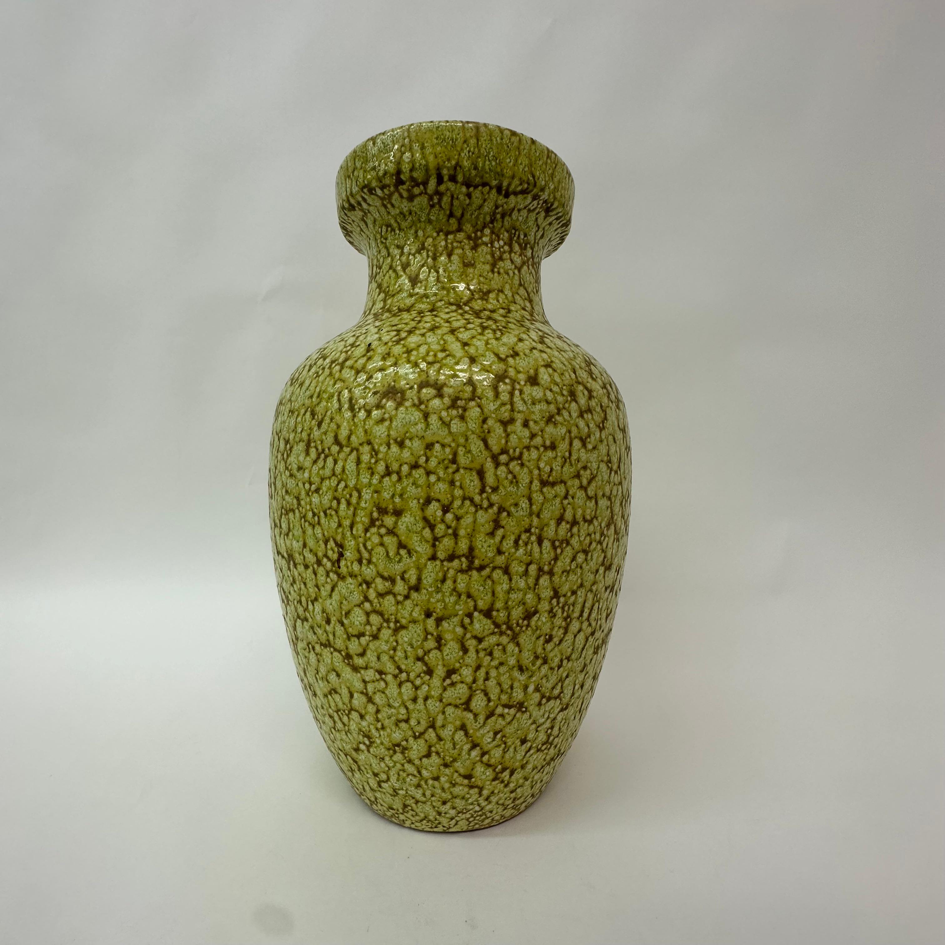 Scheurich Allemagne de l'Ouest Vase en céramique jaune 241-47  ,  1970's 