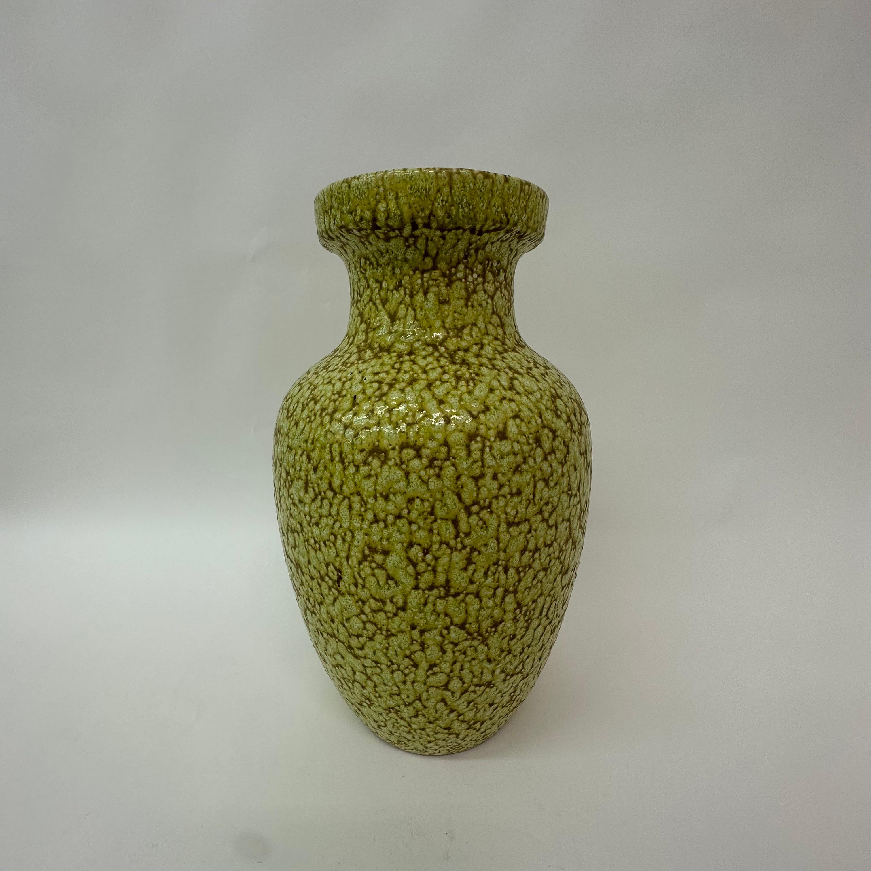 Allemand Scheurich Allemagne de l'Ouest - Vase en céramique jaune 241-47  1970's  en vente