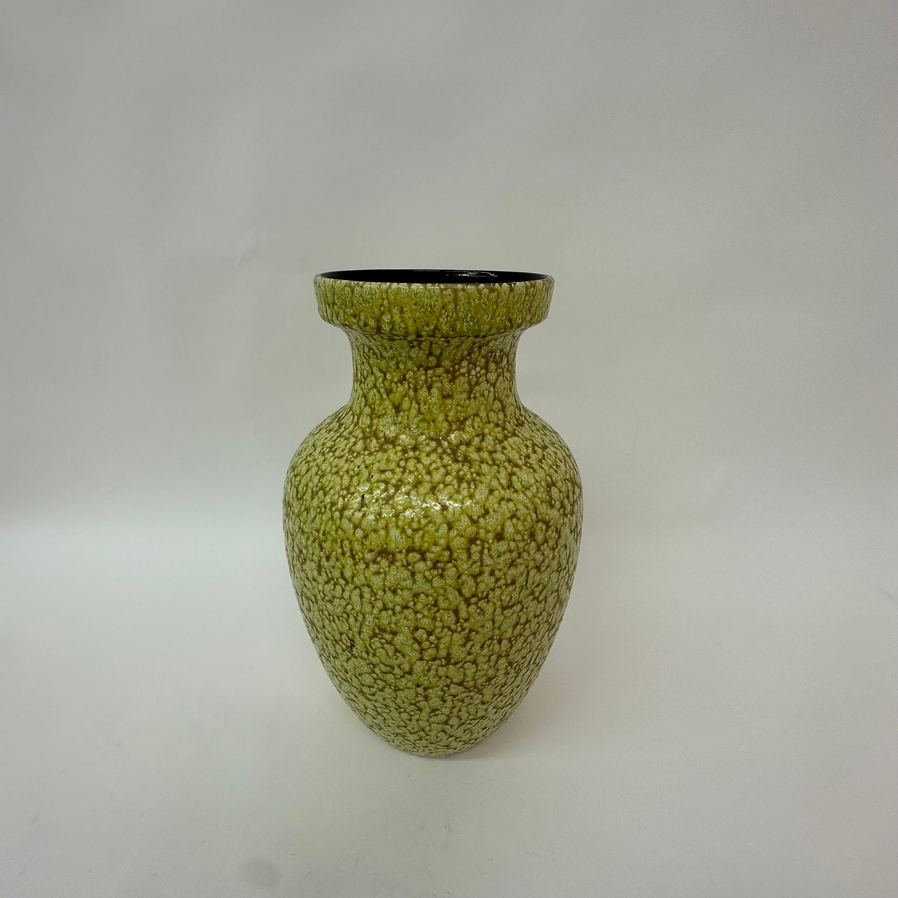 Scheurich Allemagne de l'Ouest - Vase en céramique jaune 241-47  1970's  Bon état - En vente à Delft, NL