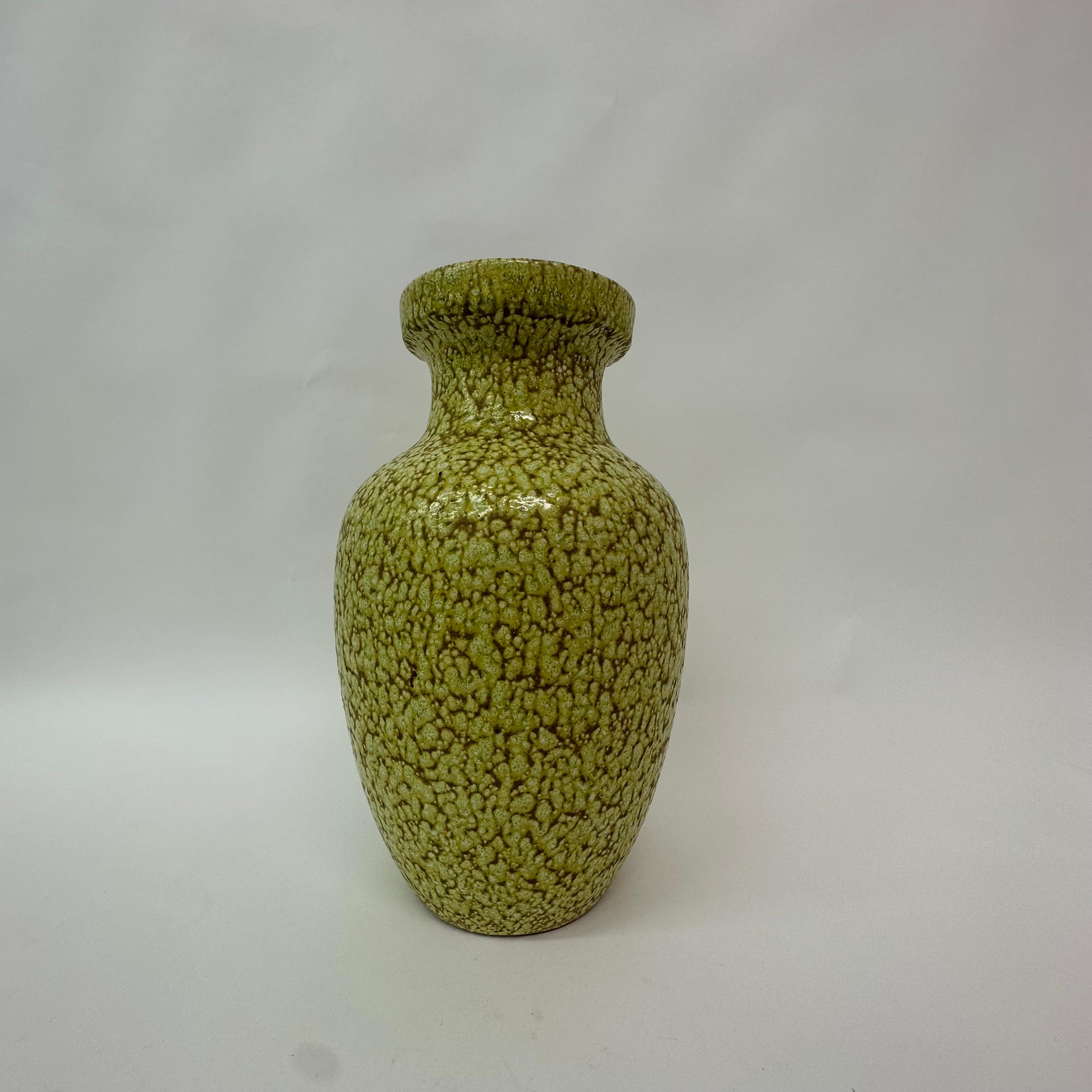 Scheurich Allemagne de l'Ouest - Vase en céramique jaune 241-47  1970's  en vente 1